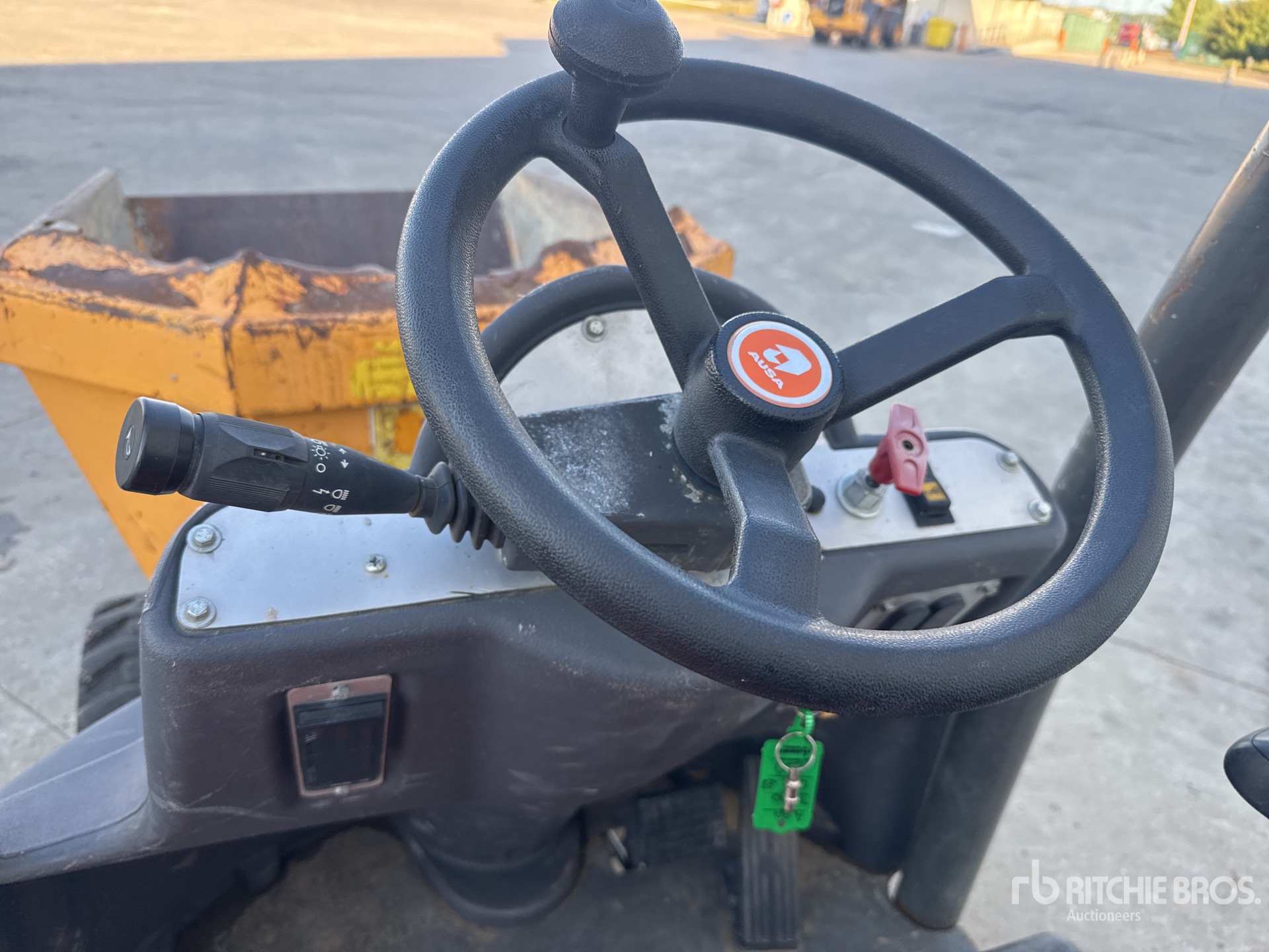2016 Ausa D100AHG