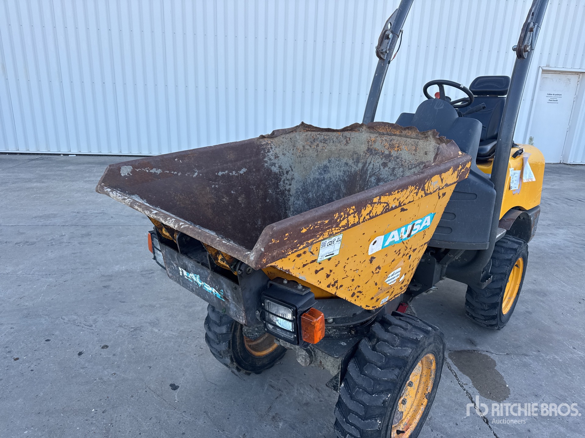 2015 Ausa D100AHG