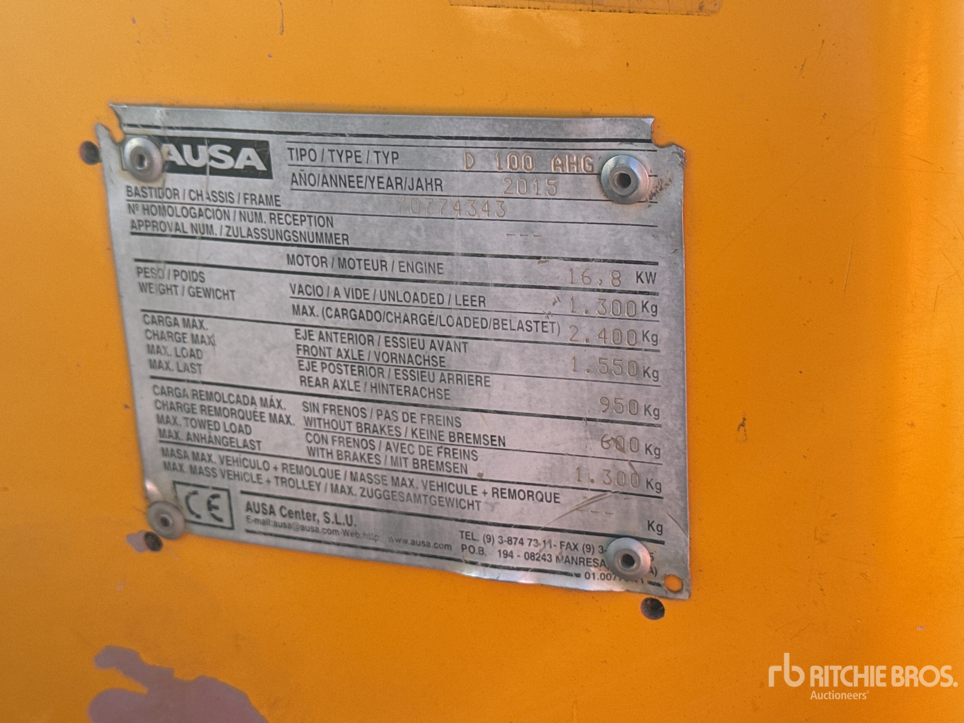 2015 Ausa D100AHG
