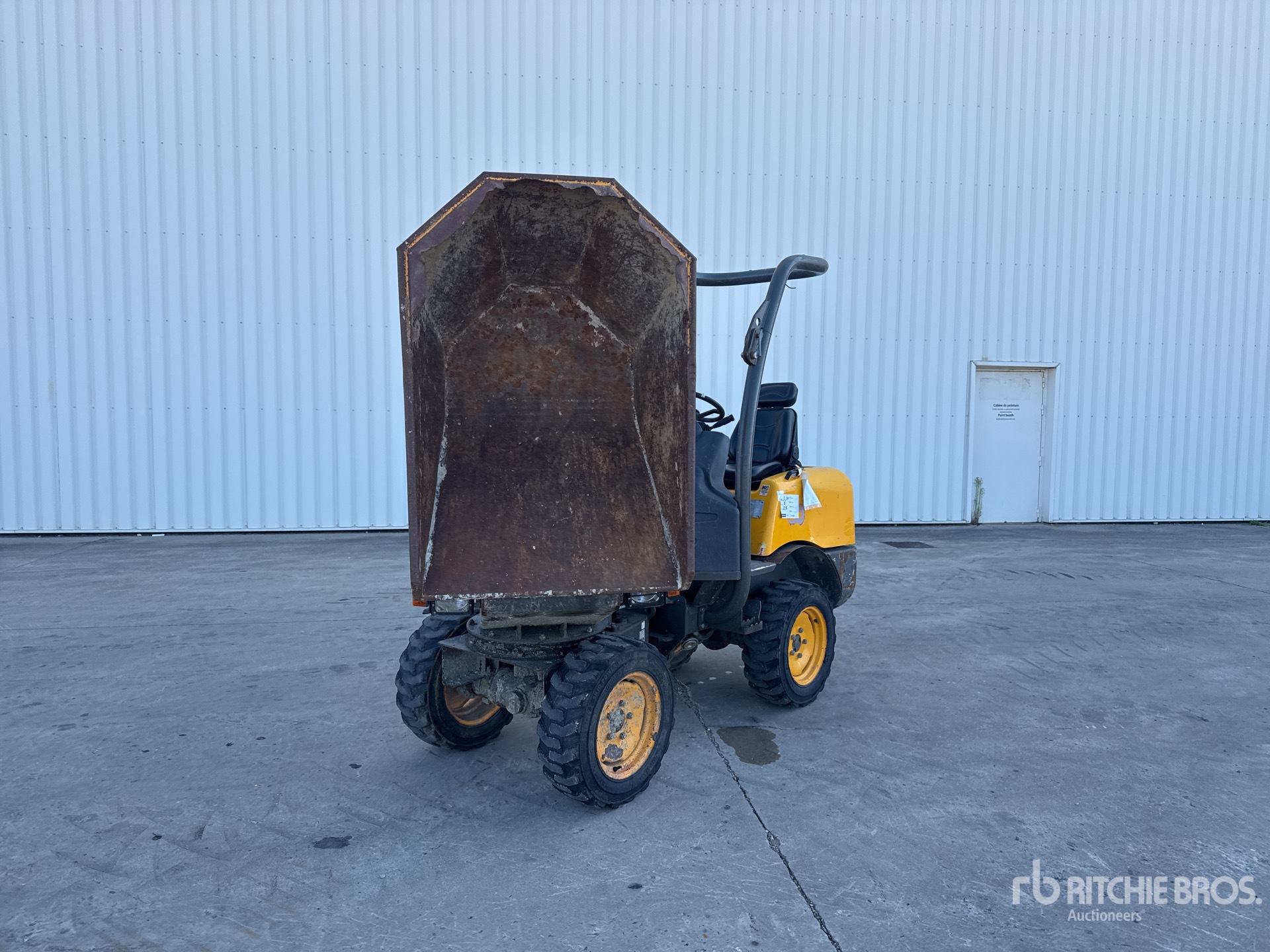 2015 Ausa D100AHG