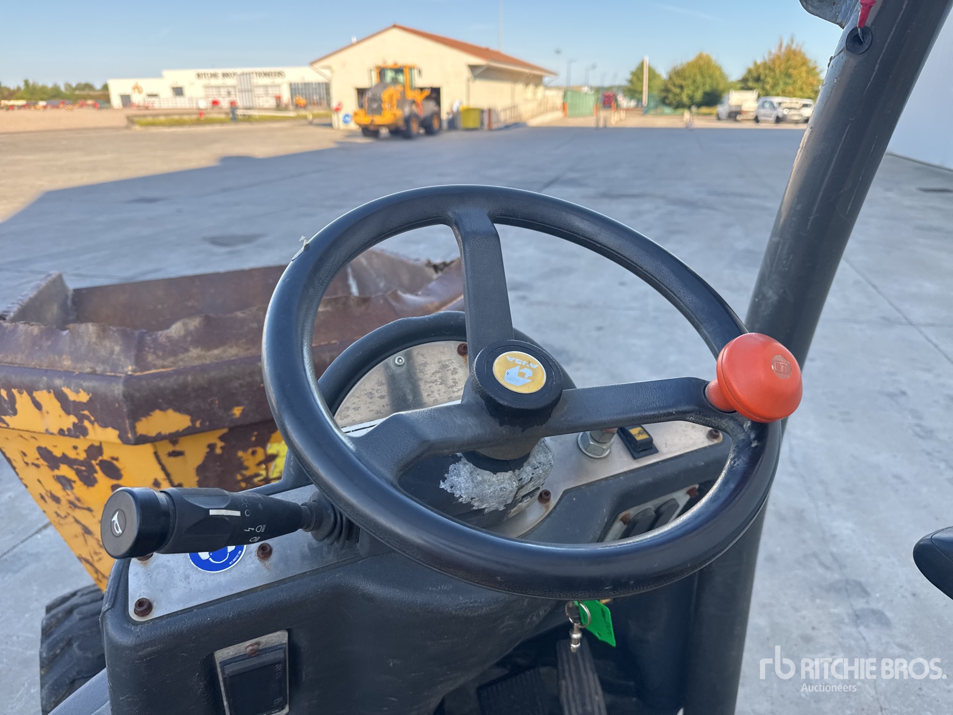 2015 Ausa D100AHG