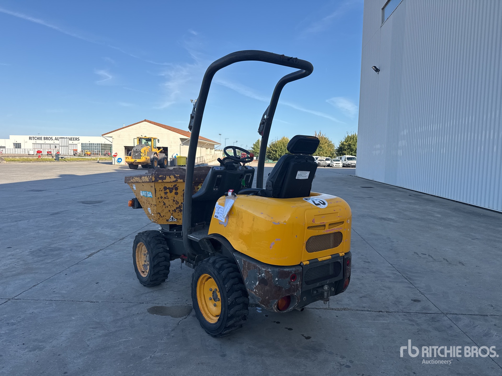 2015 Ausa D100AHG