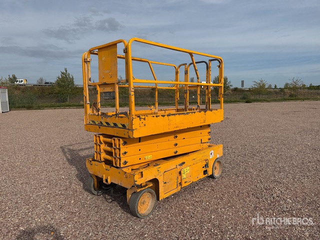 2016 Genie GS2646 Scissor Lift