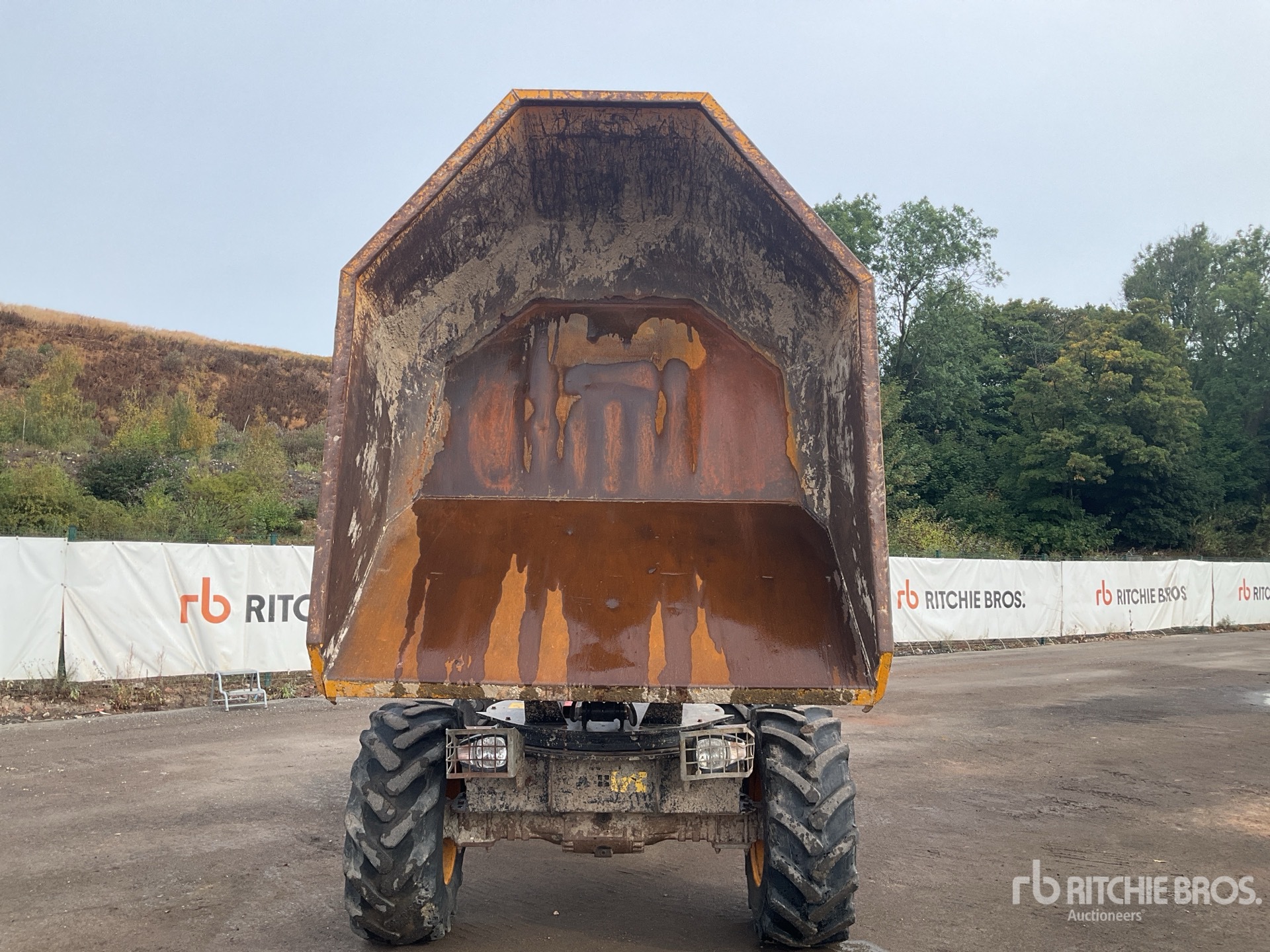 2015 JCB 6 TON 4X4 SWIVEL