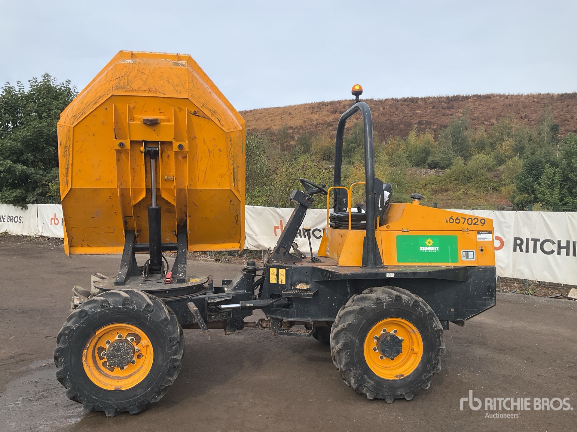 2015 JCB 6 TON 4X4 SWIVEL