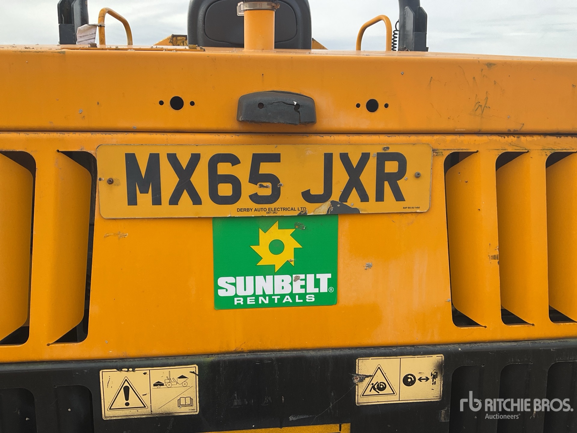 2015 JCB 6 TON 4X4 SWIVEL