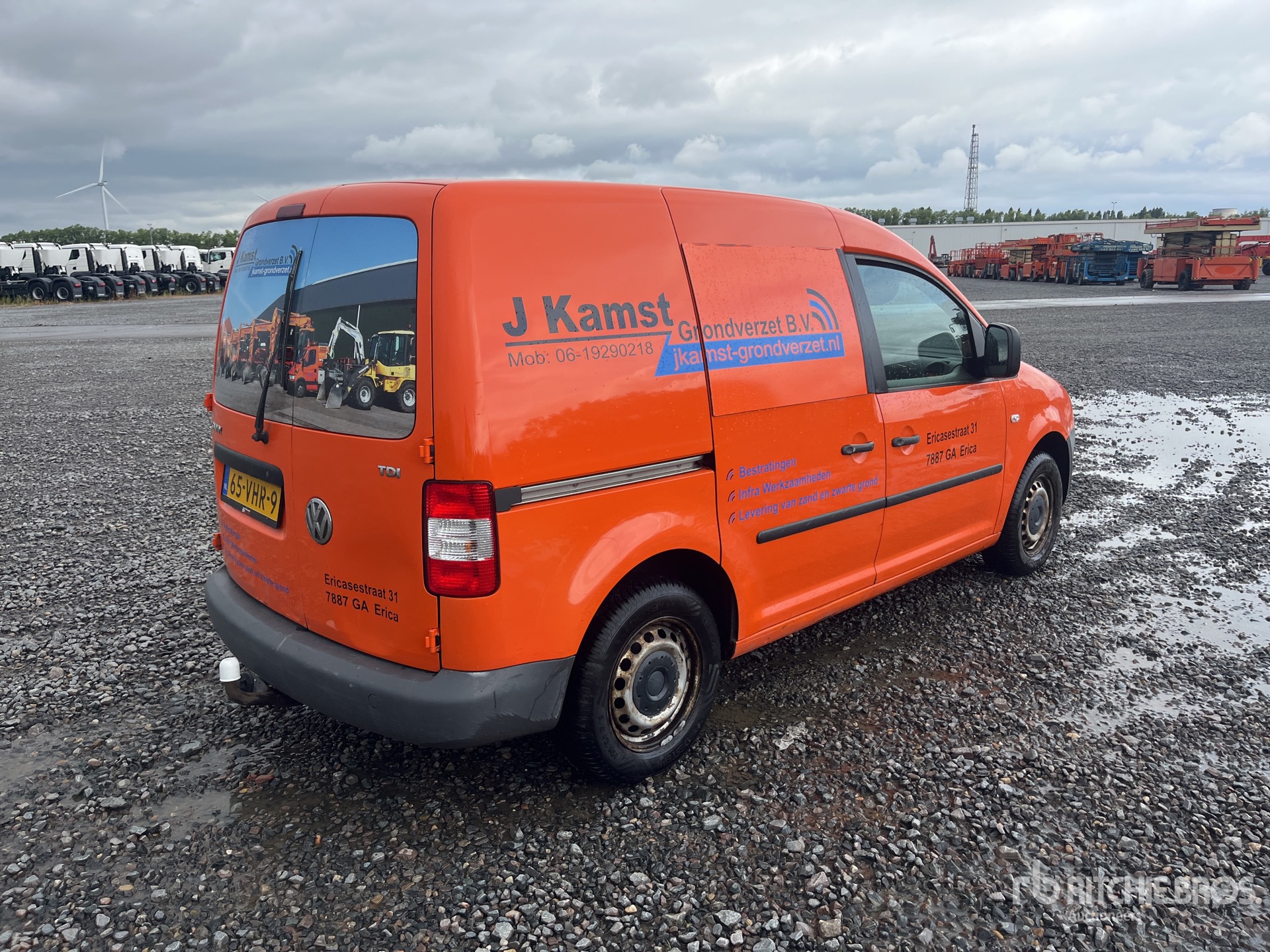 General Appearance with Picture, Right Rear Corner