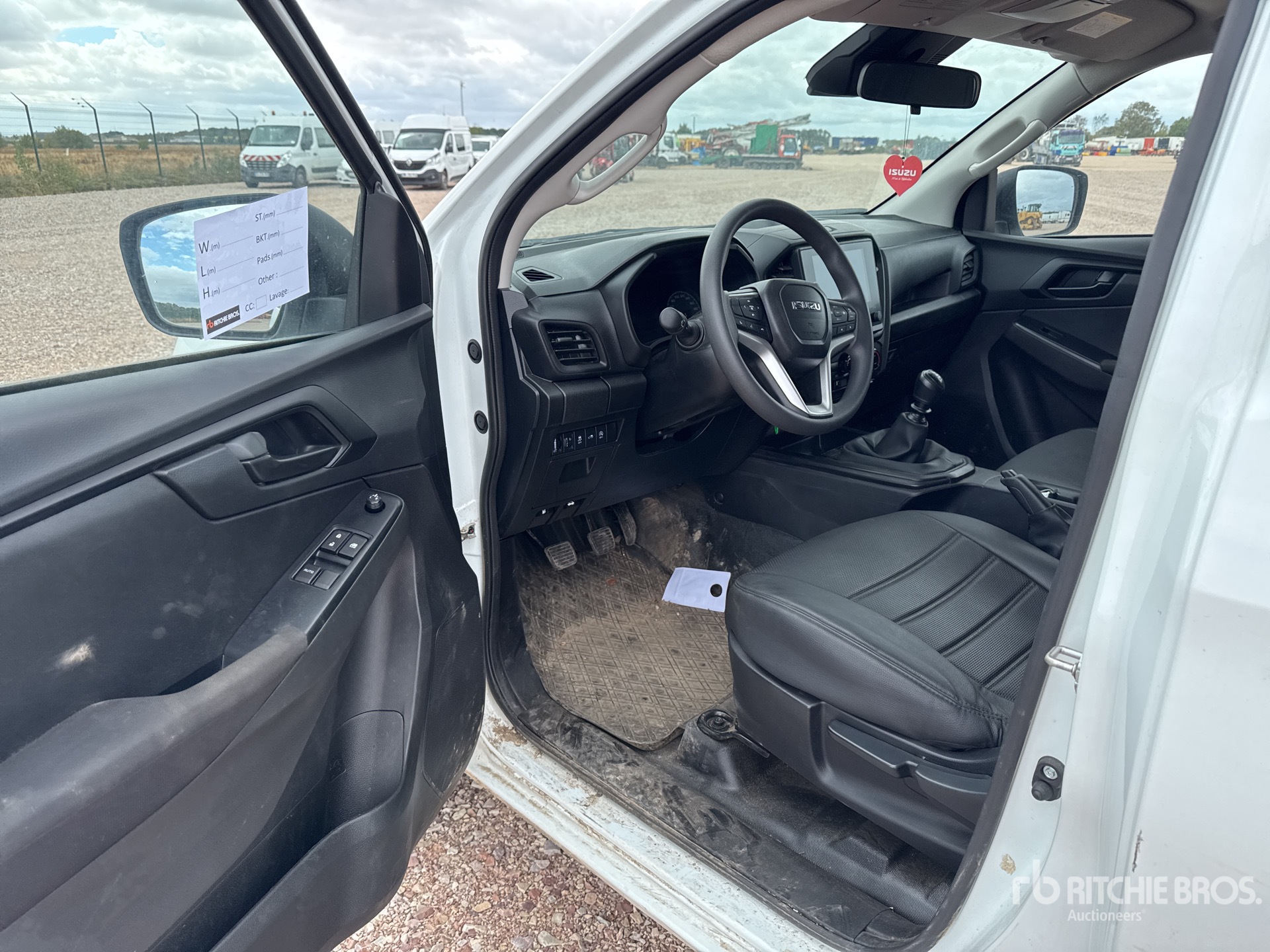 2025 Isuzu D-MAX