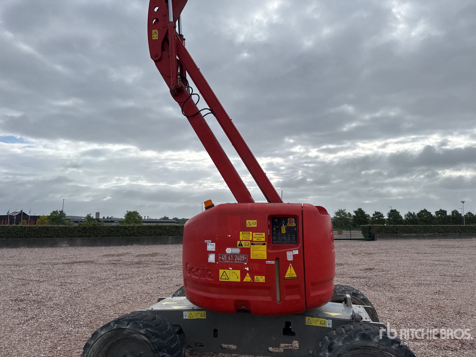 2012 Genie Z45/25