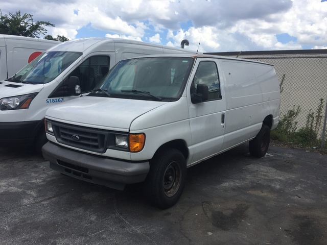2005 Ford E-350 Cargo Van