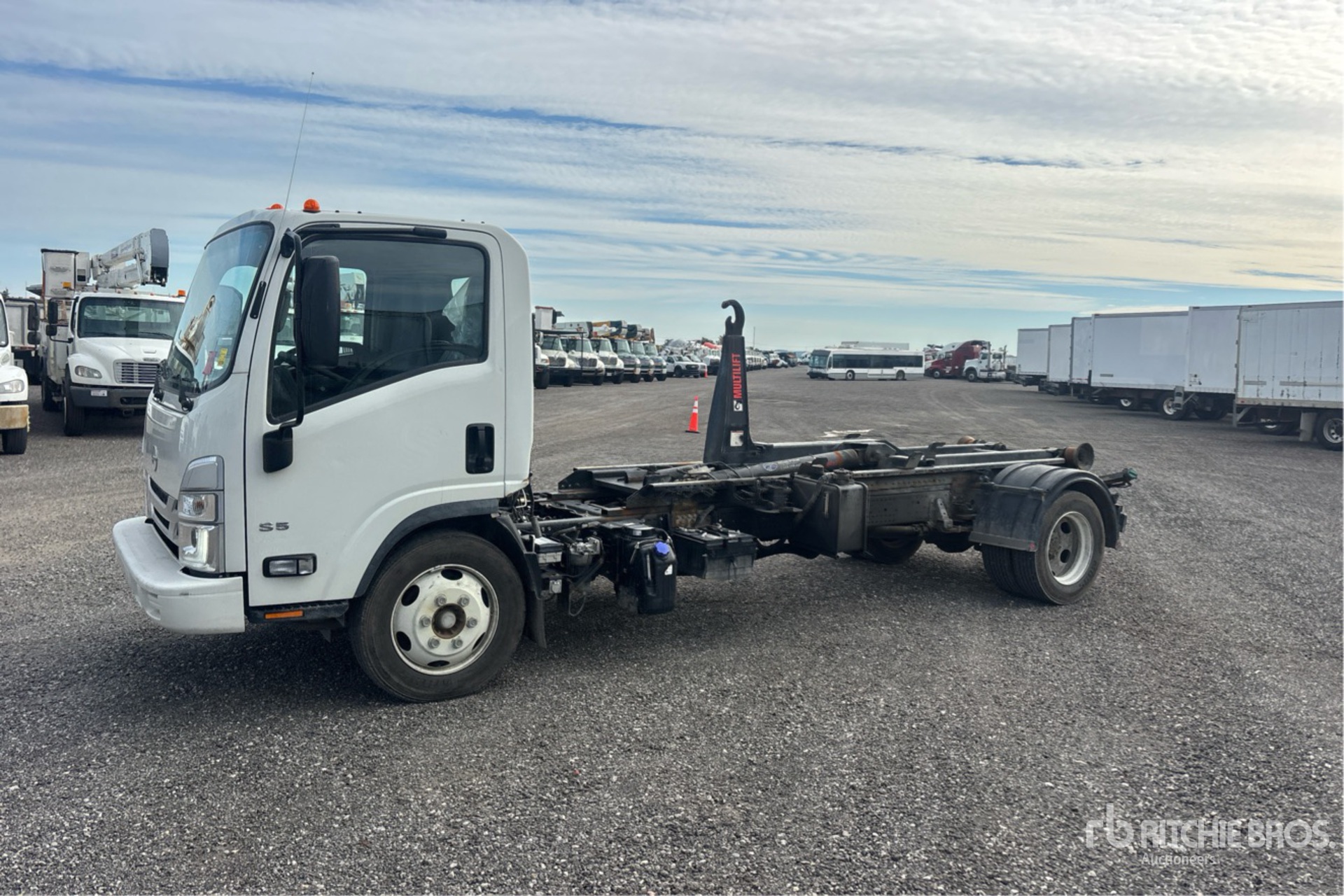 2024 Hino S52