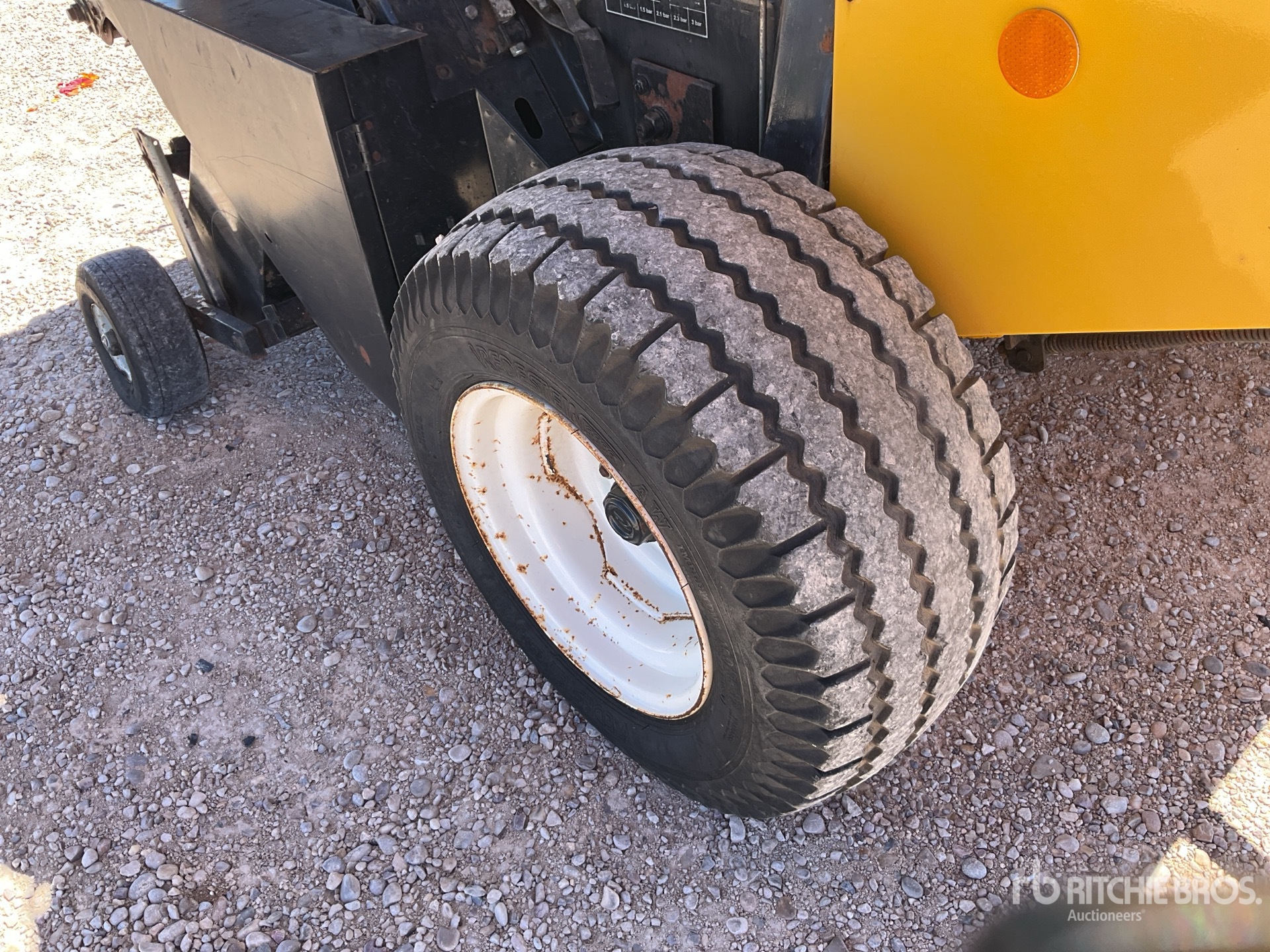 2008 New Holland BR6090