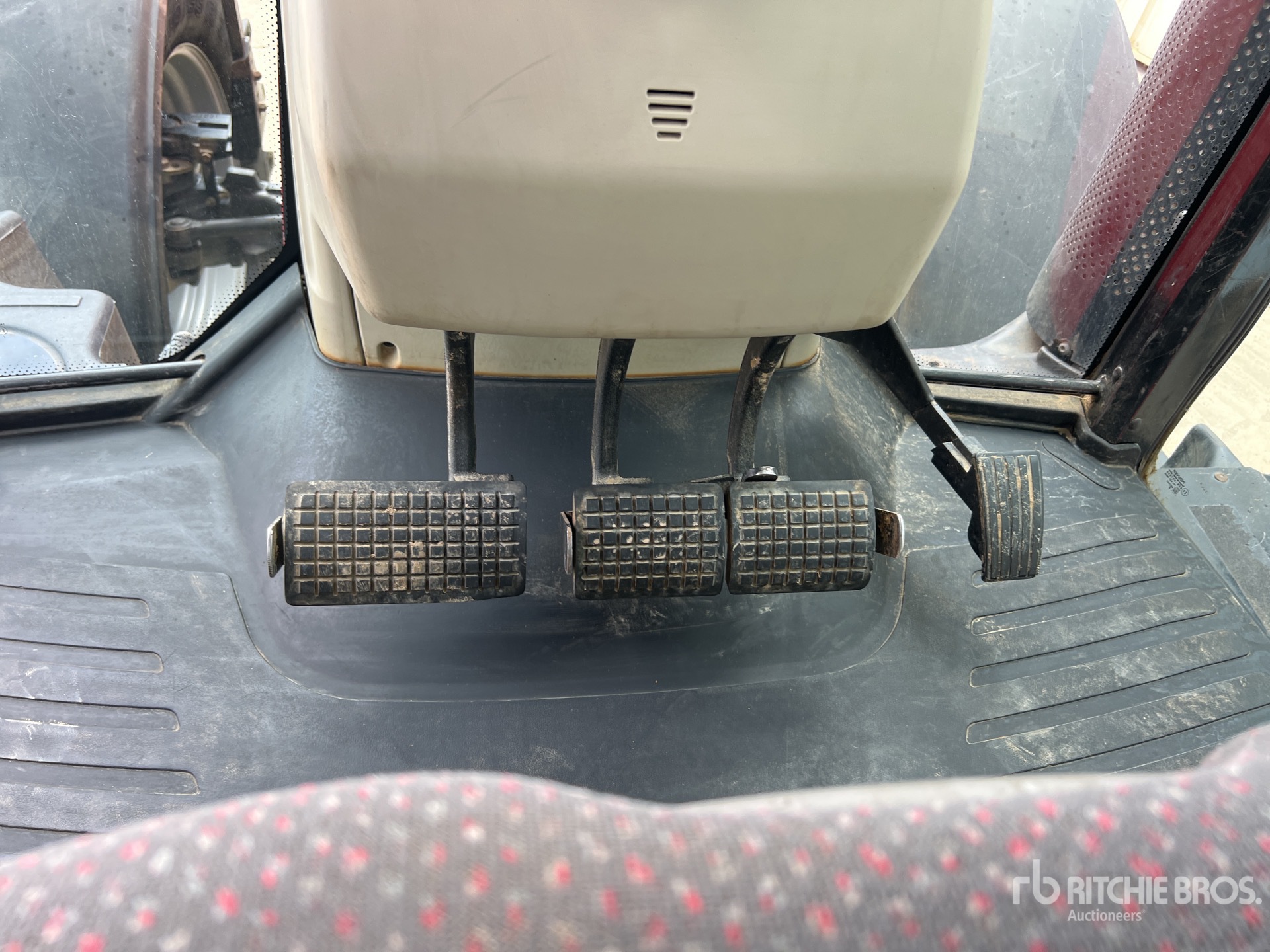 2014 Massey Ferguson 7620 DYNA6