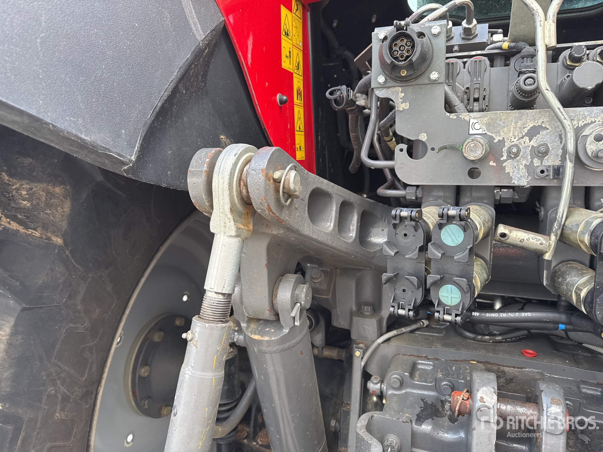 2014 Massey Ferguson 7620 DYNA6