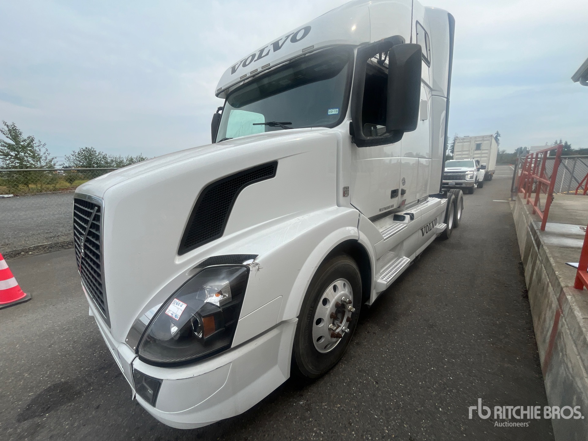 2013 Volvo VNL670