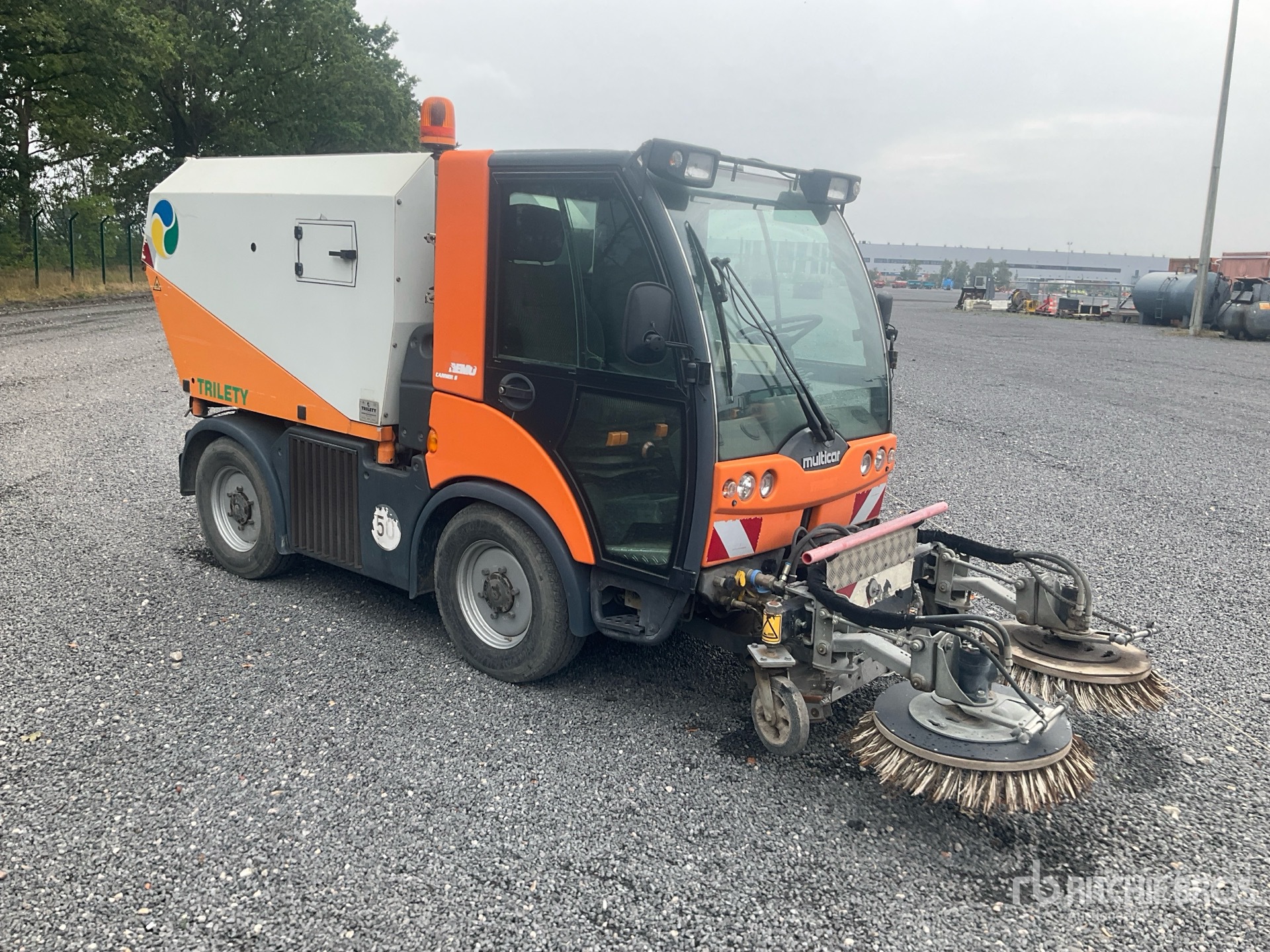 General Appearance with Picture, Right Front Corner