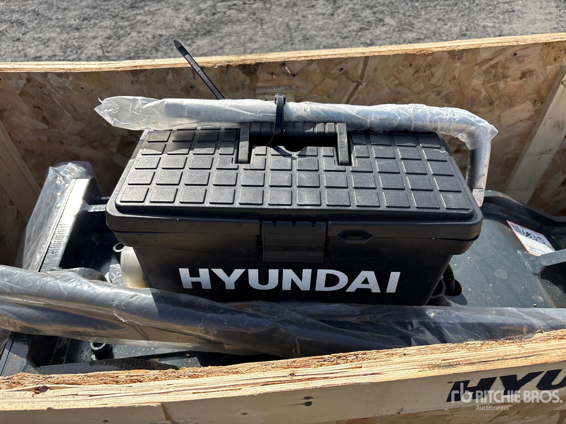 2024 Hyundai HCMB-R140 EA