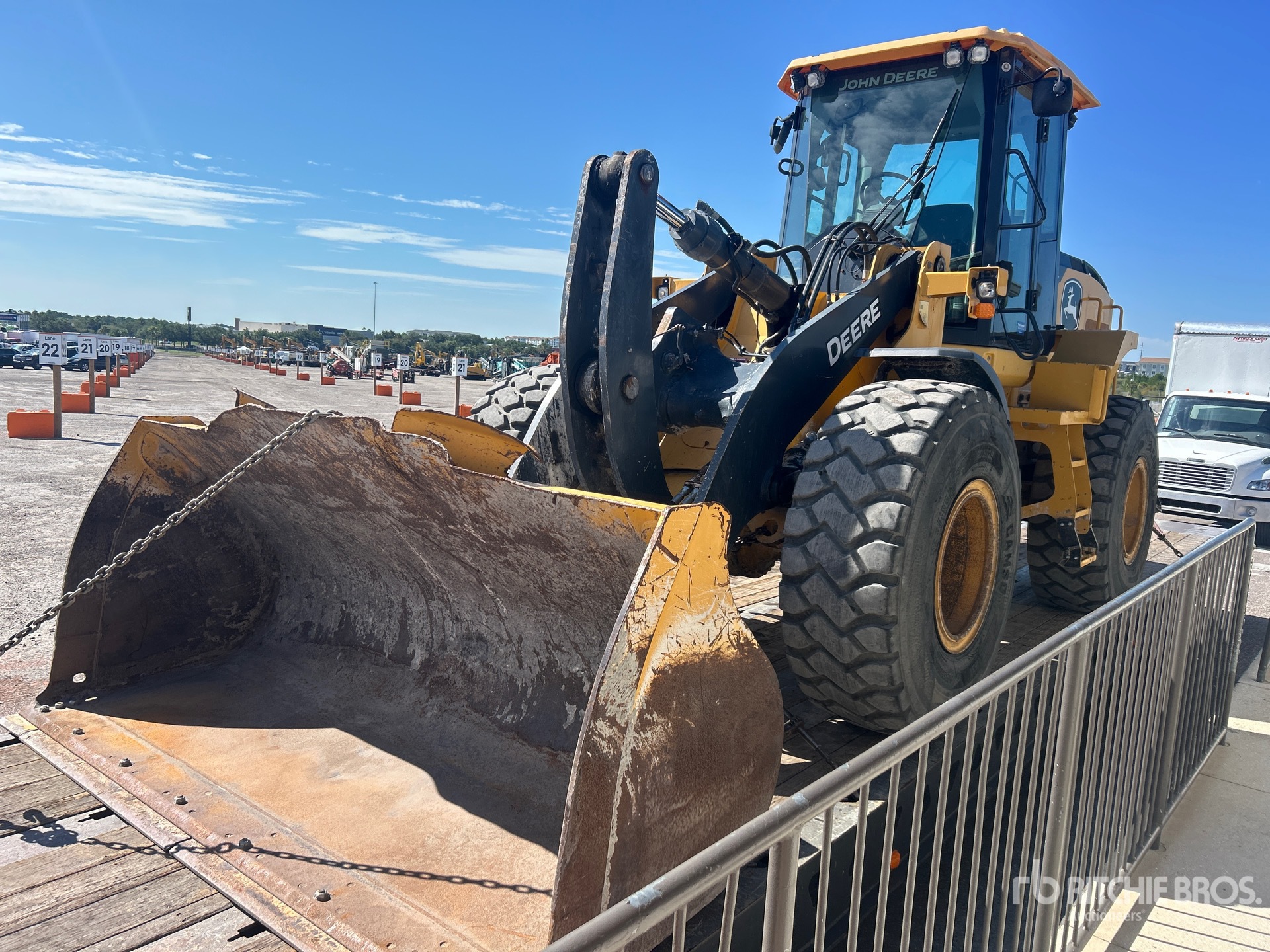 2021 John Deere 624 P-TIER