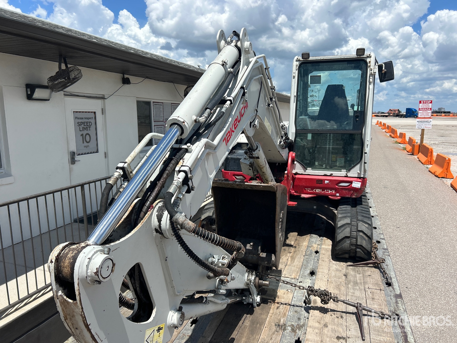 2021 Takeuchi TB370CR