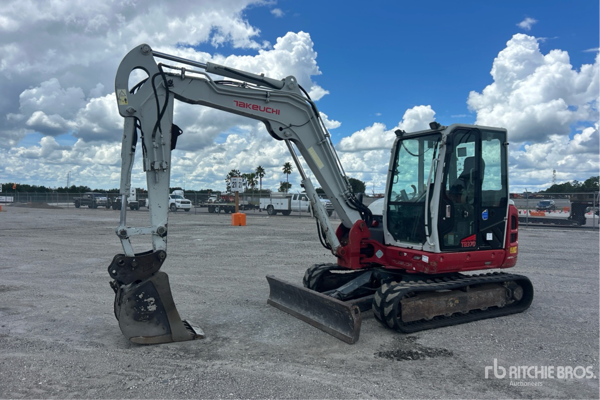 2021 Takeuchi TB370CR