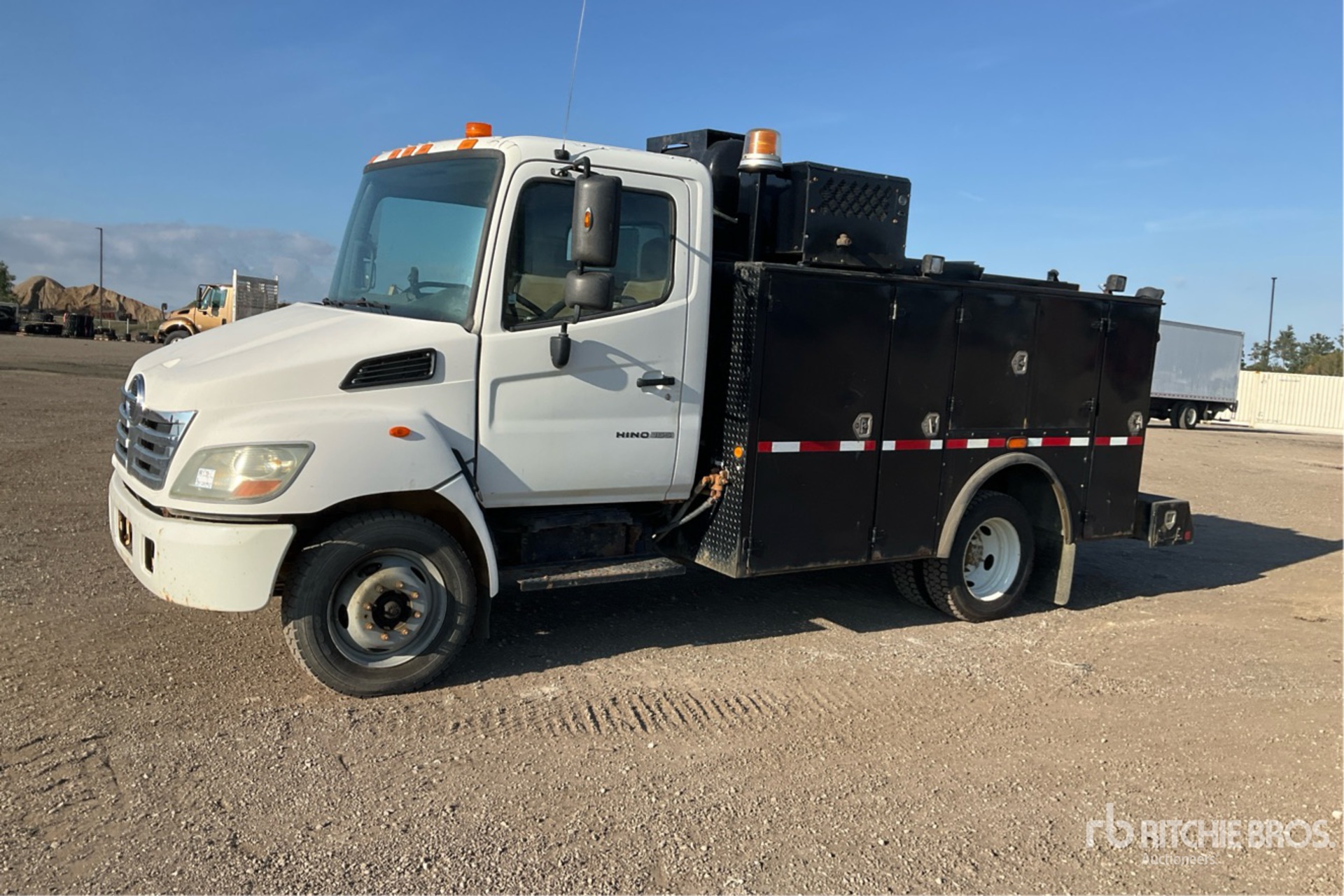2008 Hino 165