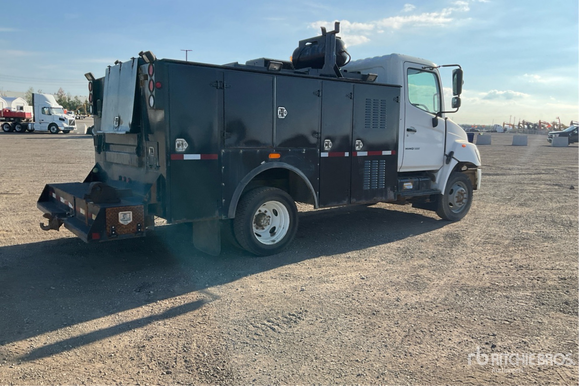 2008 Hino 165