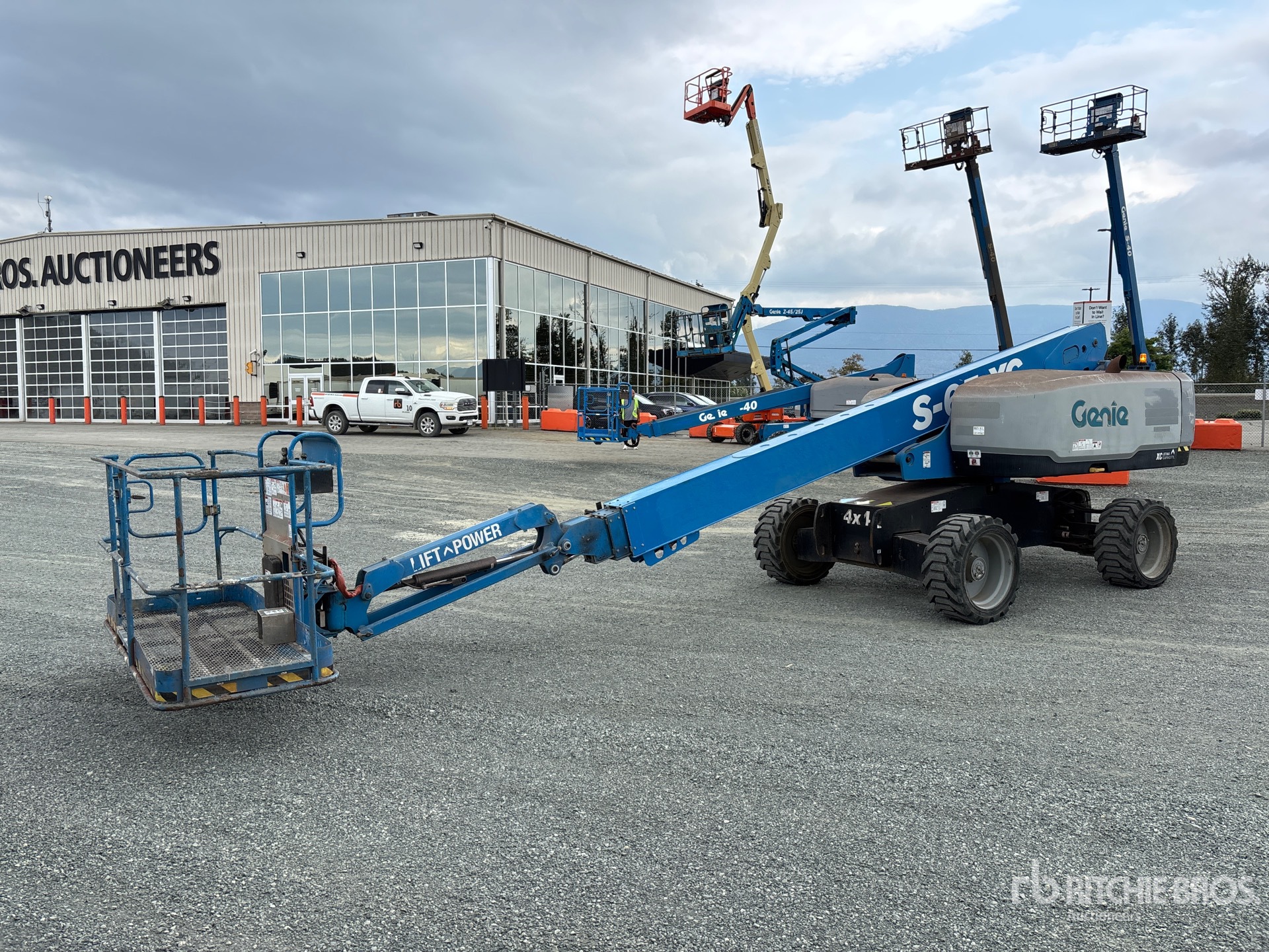 Photo of 2019 Genie S-65XC