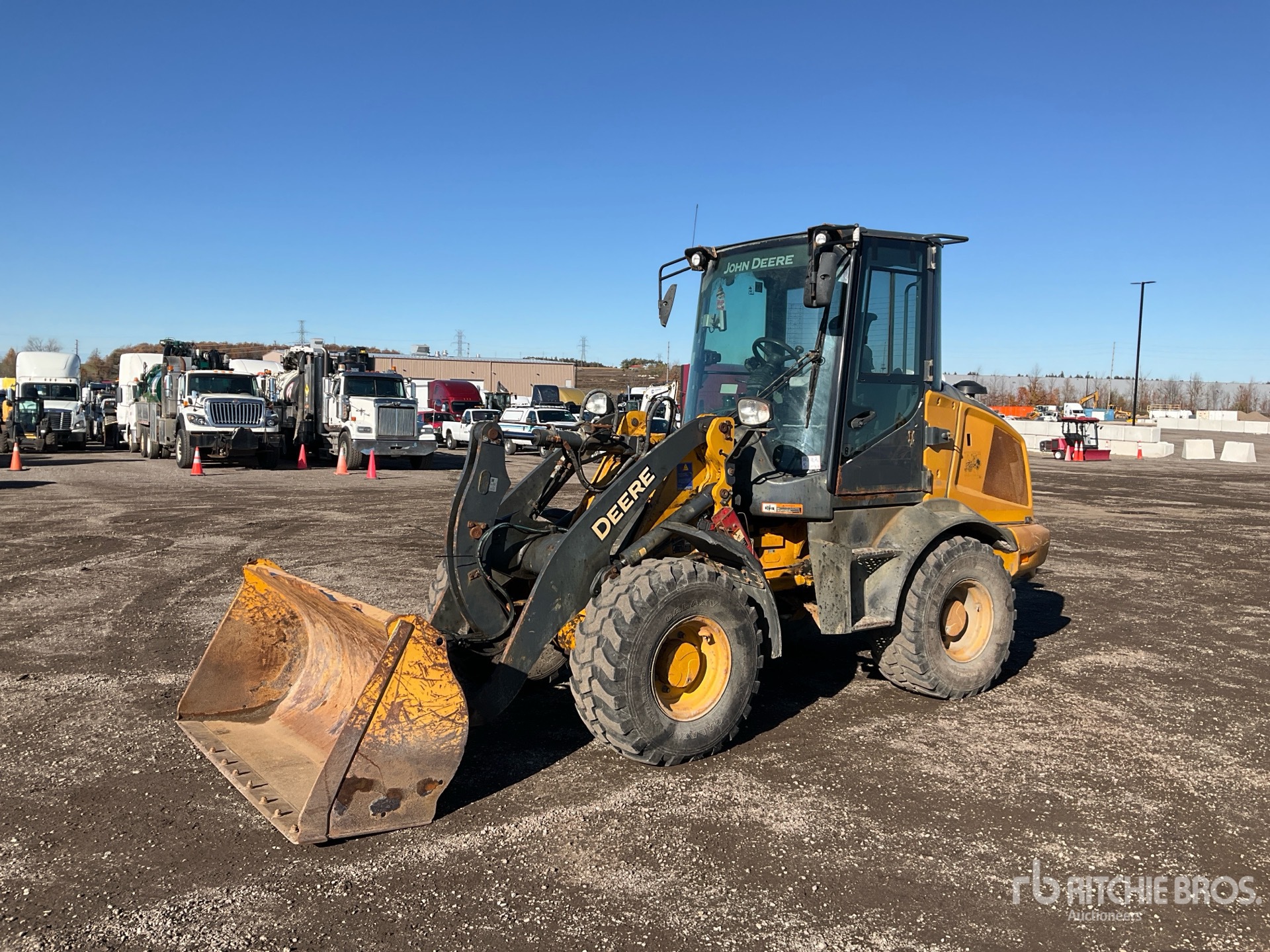 Photo of 2021 John Deere 244L