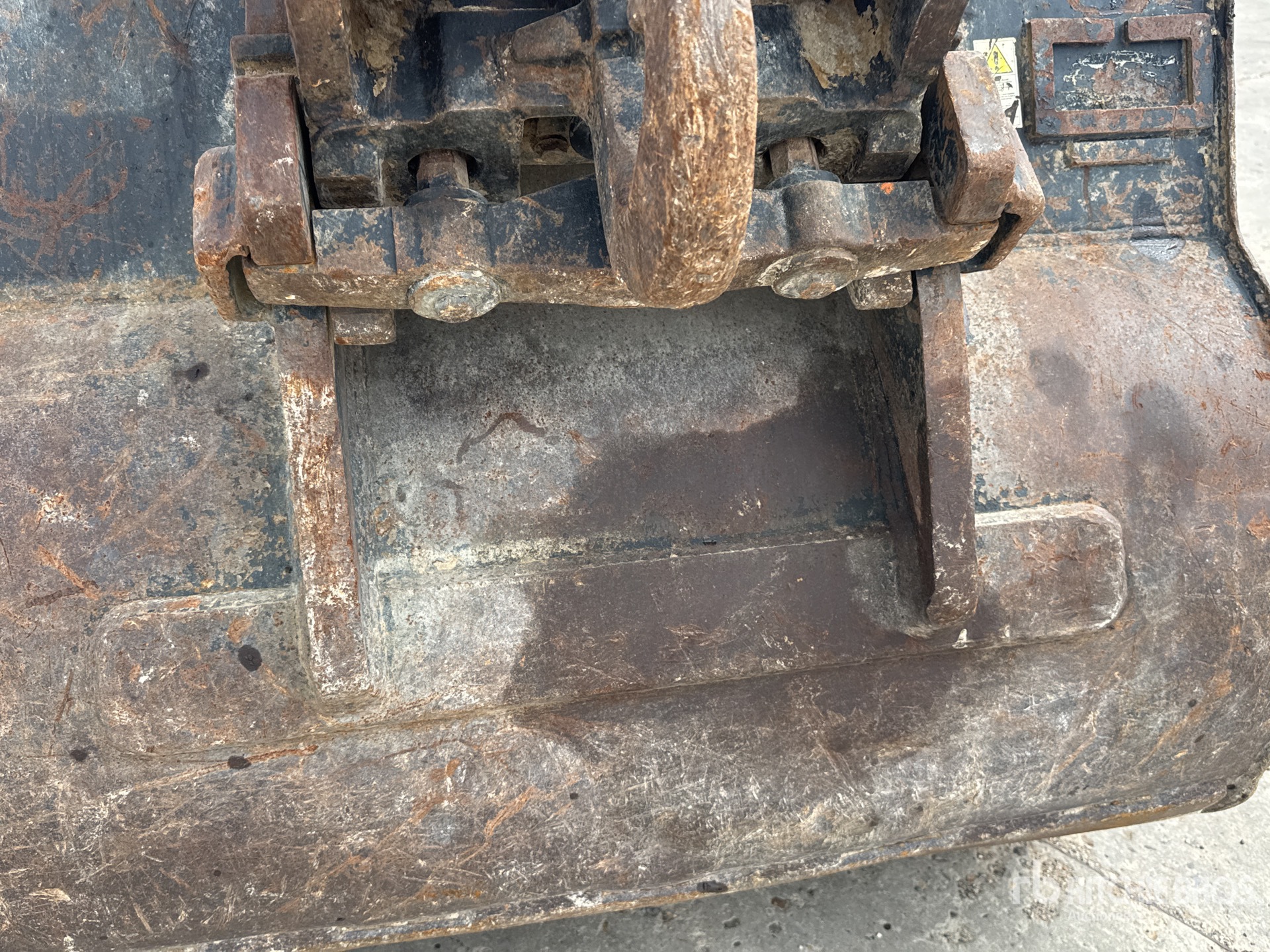 2015 Hitachi ZX210LC-5B