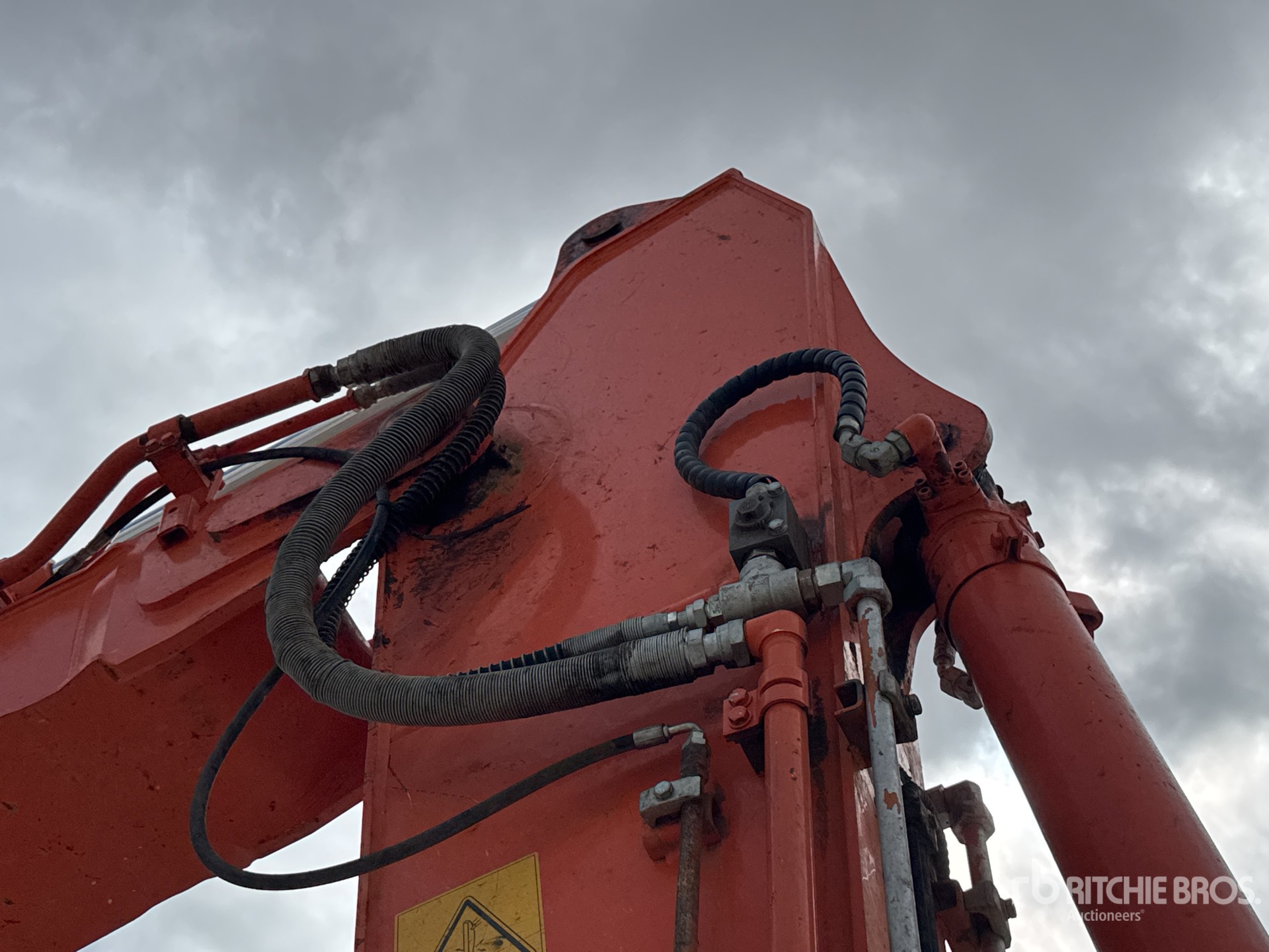 2015 Hitachi ZX210LC-5B