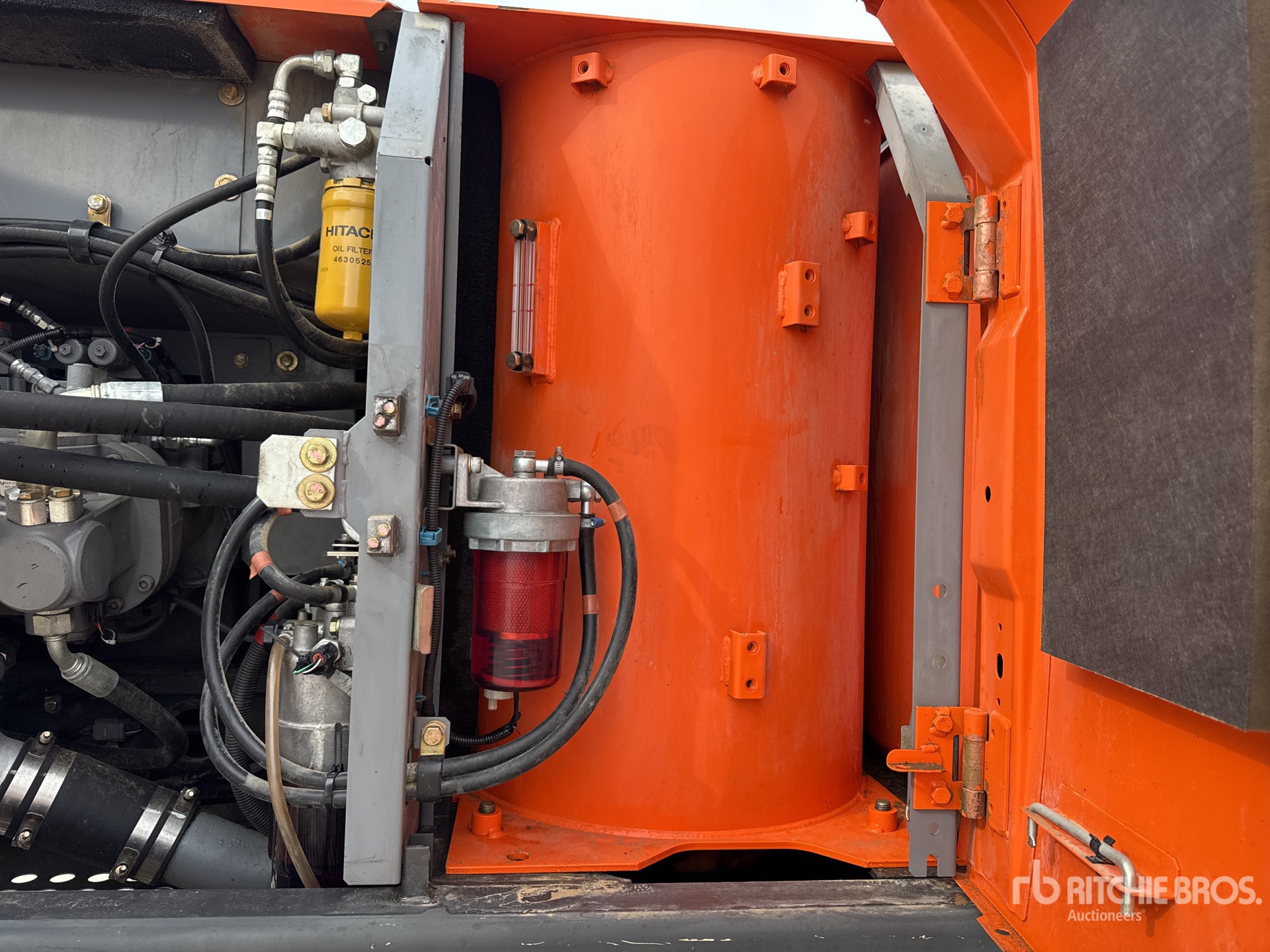 2015 Hitachi ZX210LC-5B