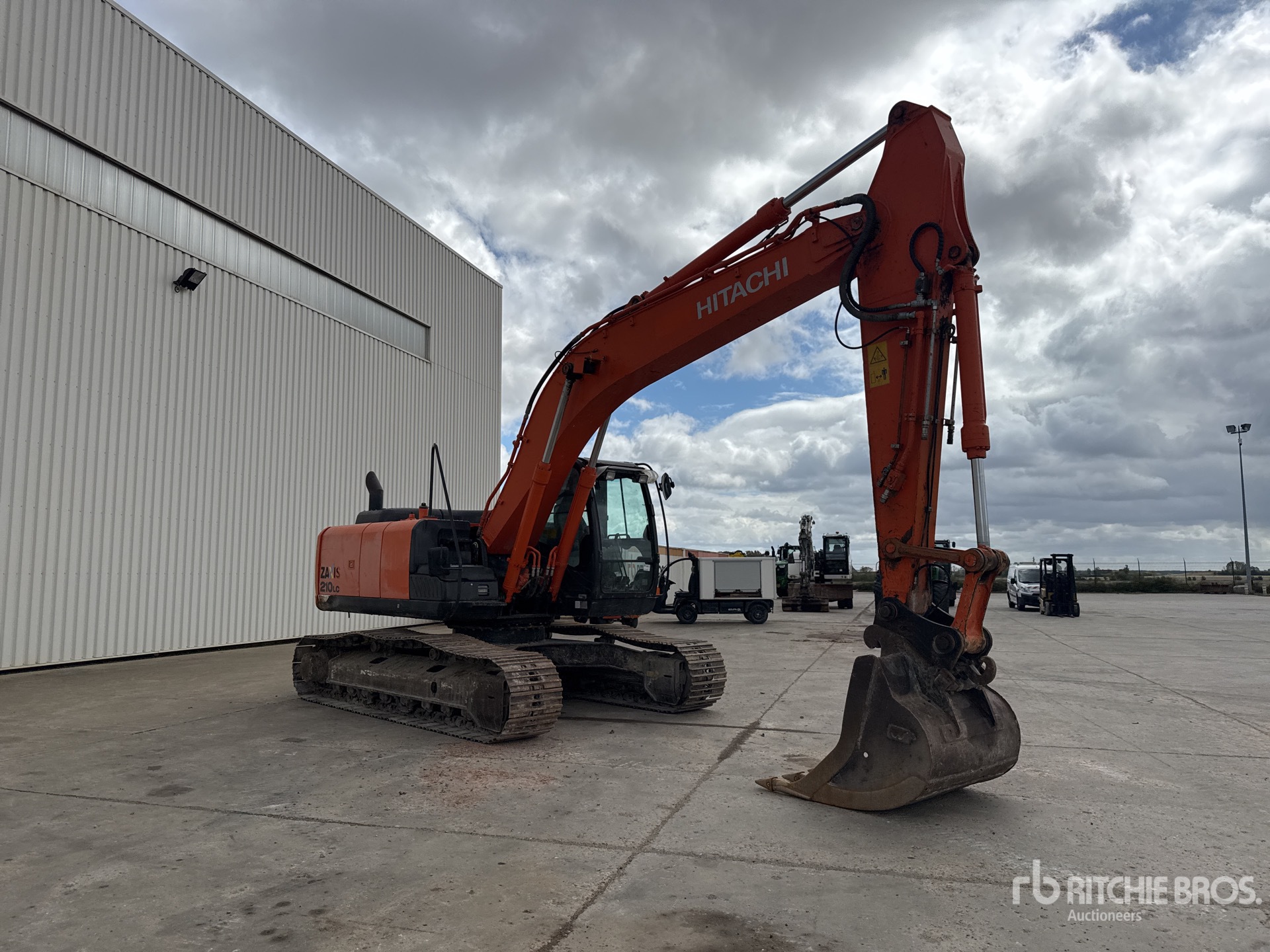 2015 Hitachi ZX210LC-5B