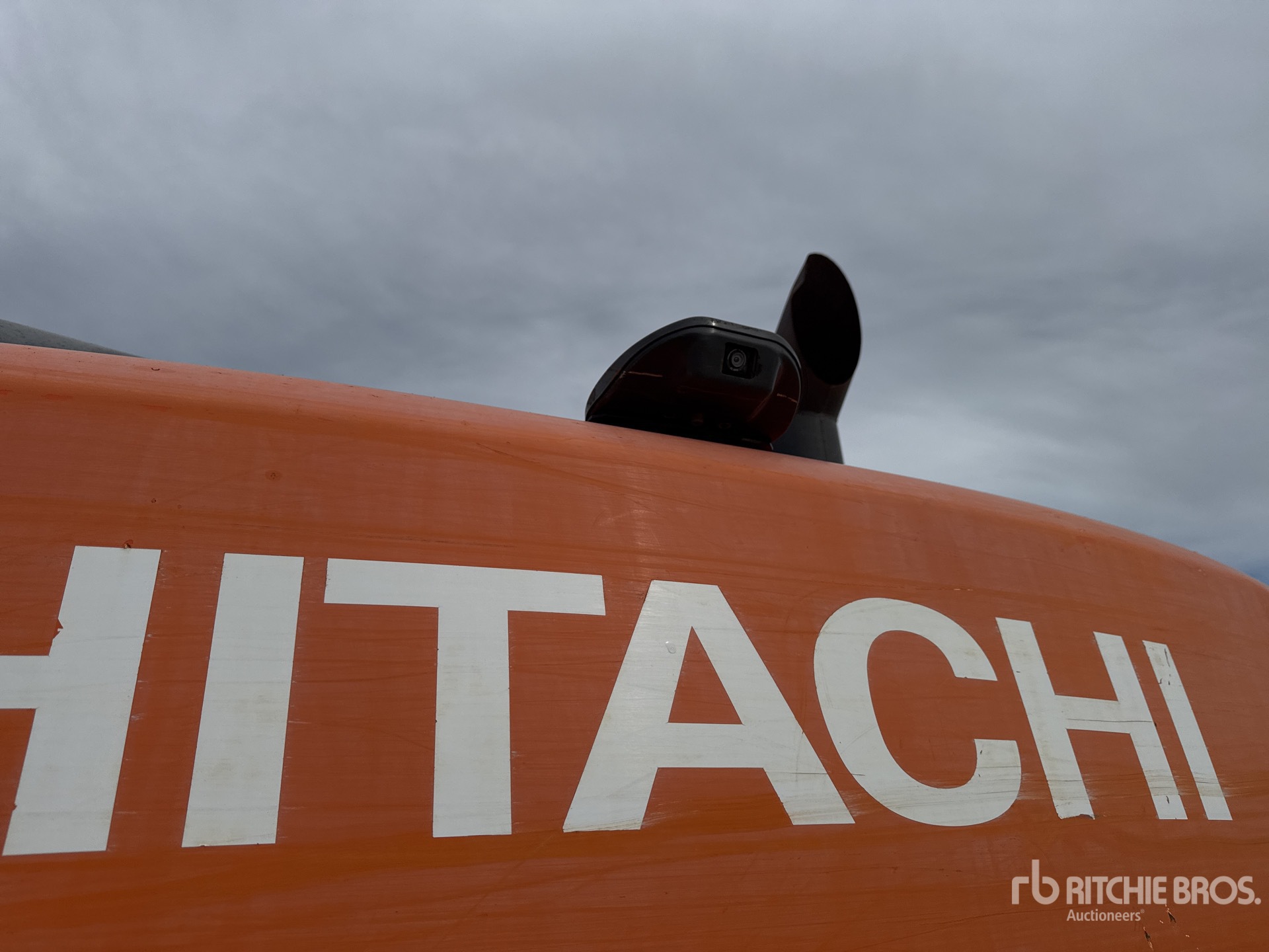 2015 Hitachi ZX210LC-5B
