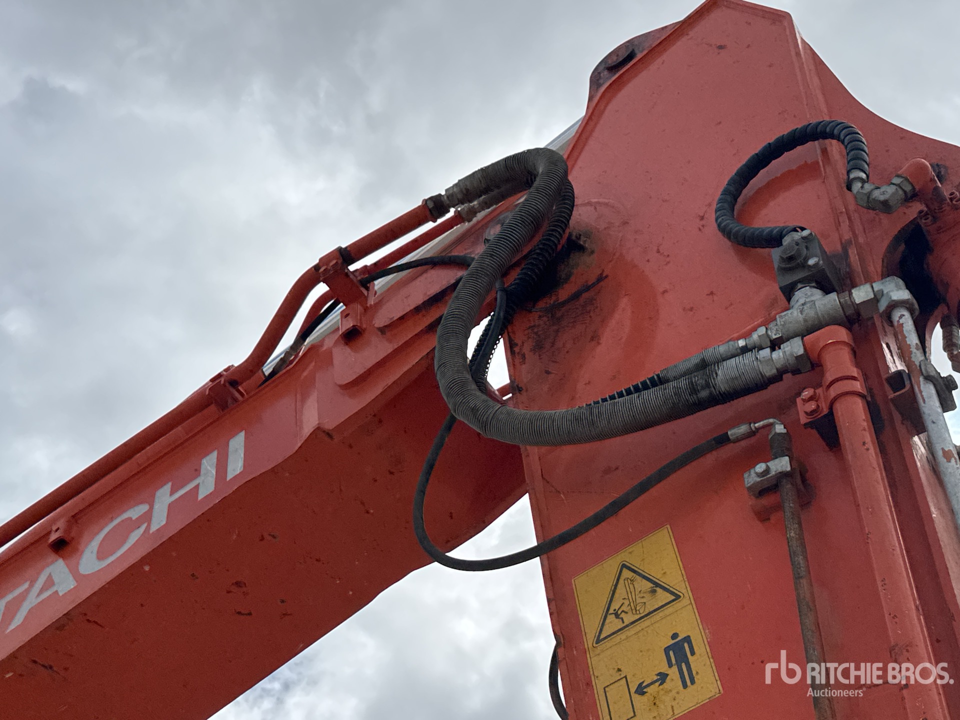 2015 Hitachi ZX210LC-5B