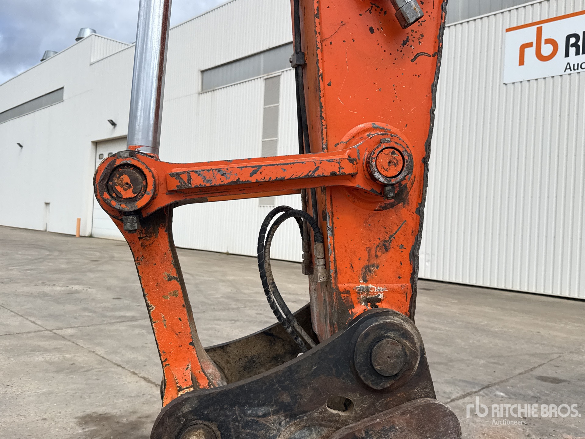 2015 Hitachi ZX210LC-5B