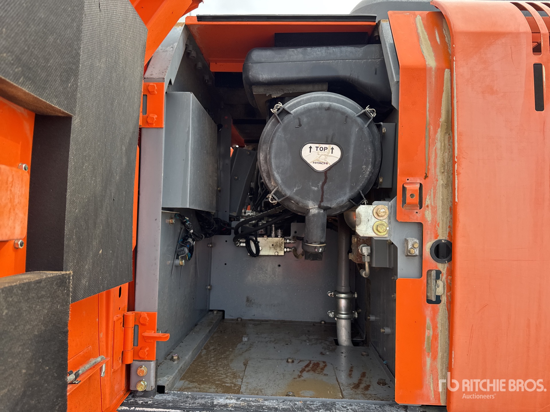 2015 Hitachi ZX210LC-5B