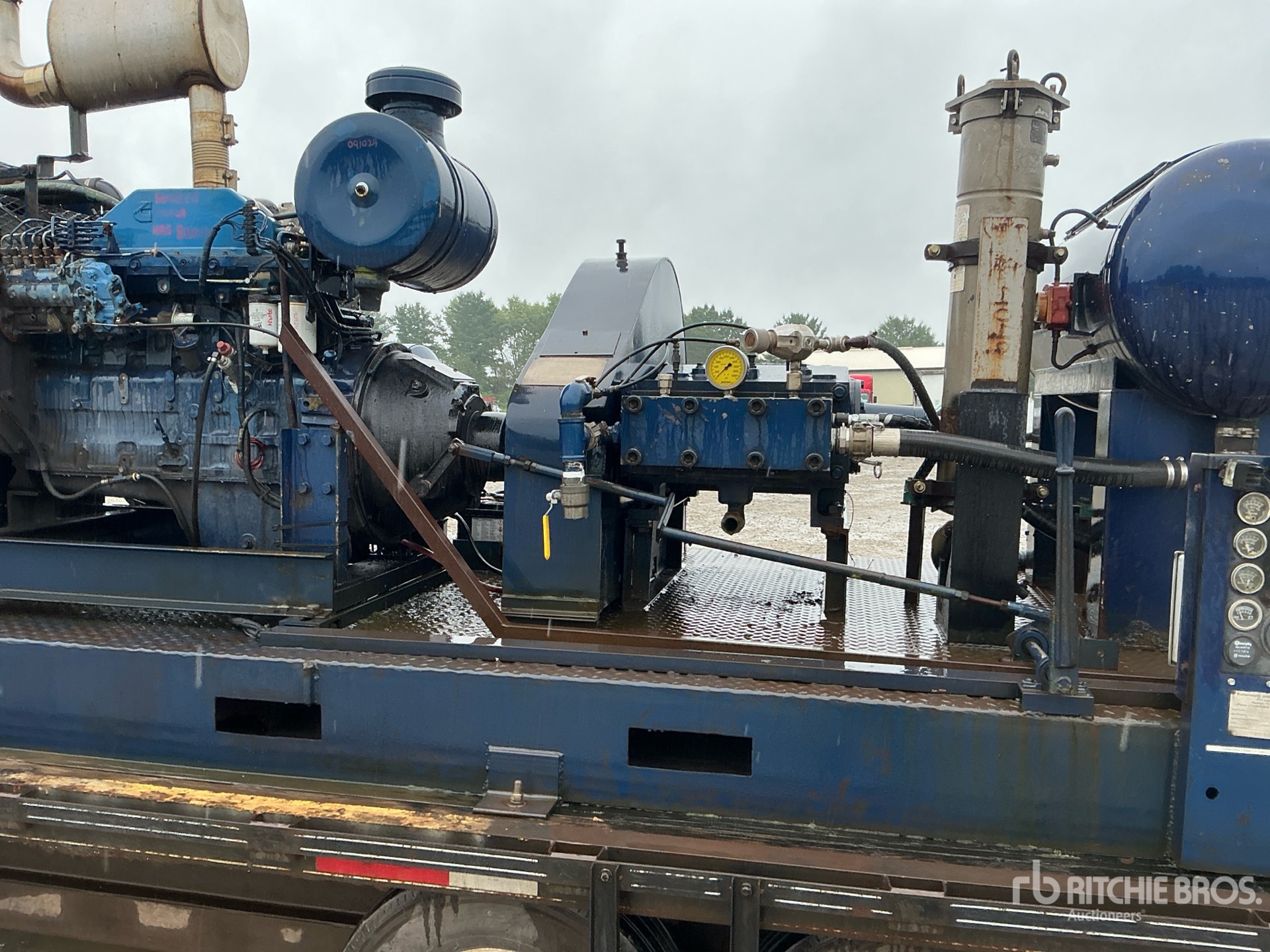 2012 NLB T/A 10,000 WATER PRESSURE WASHER