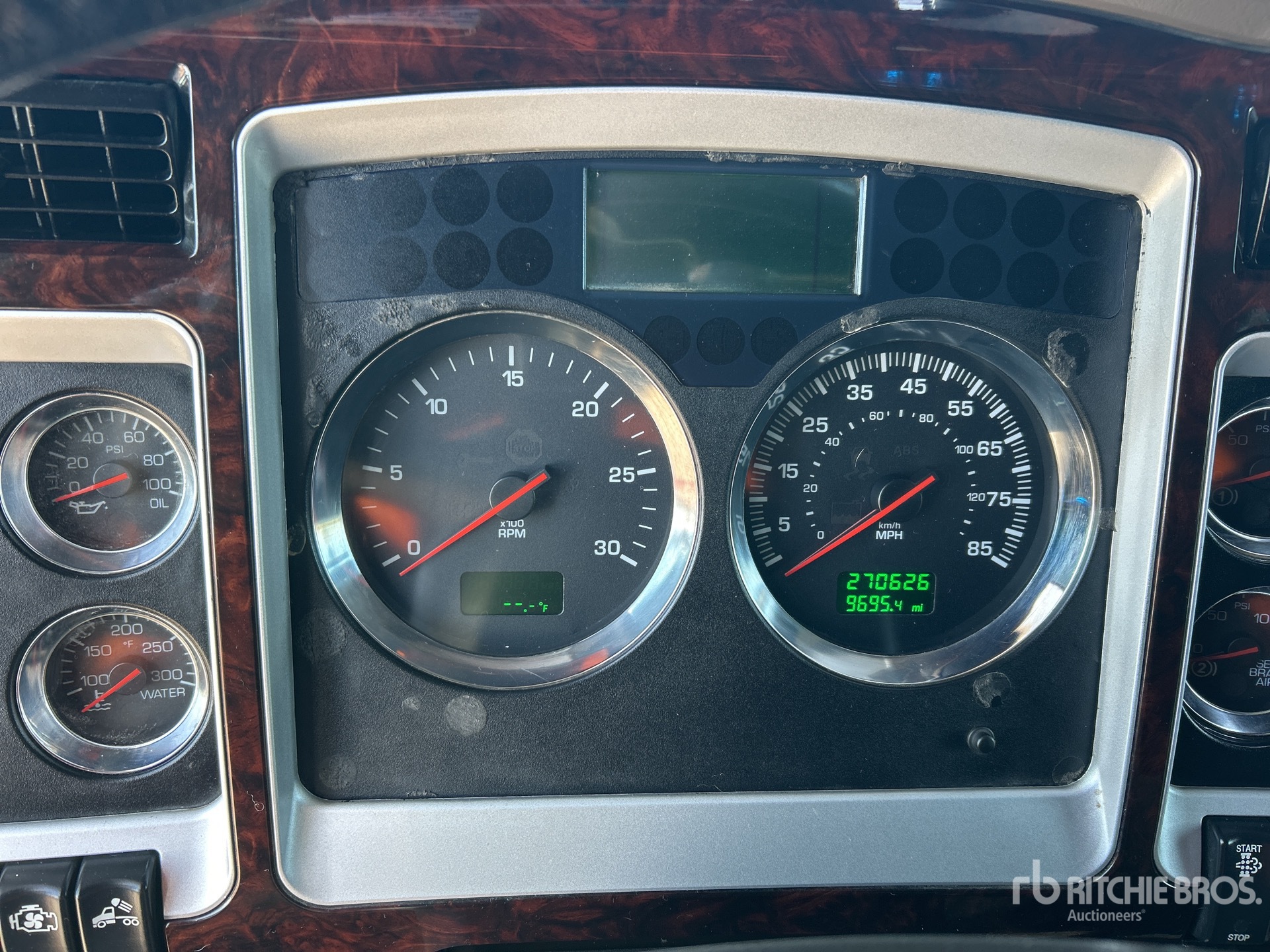 2020 Kenworth W900