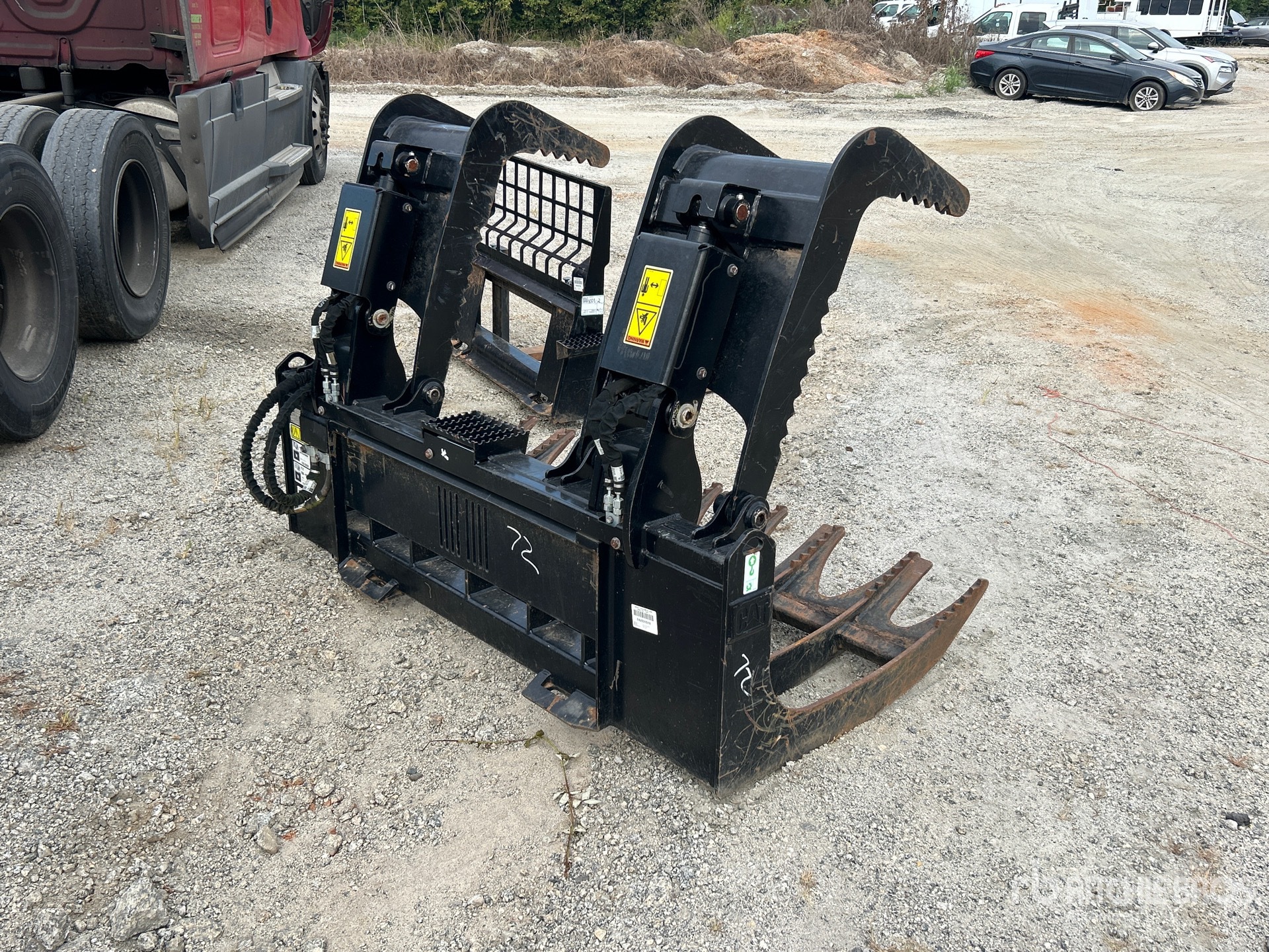 Caterpillar 72 IN ROOT GRAPPLE