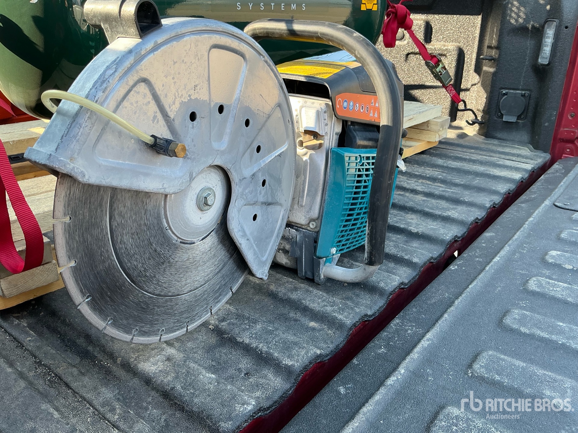 Makita CONCRETE SAW