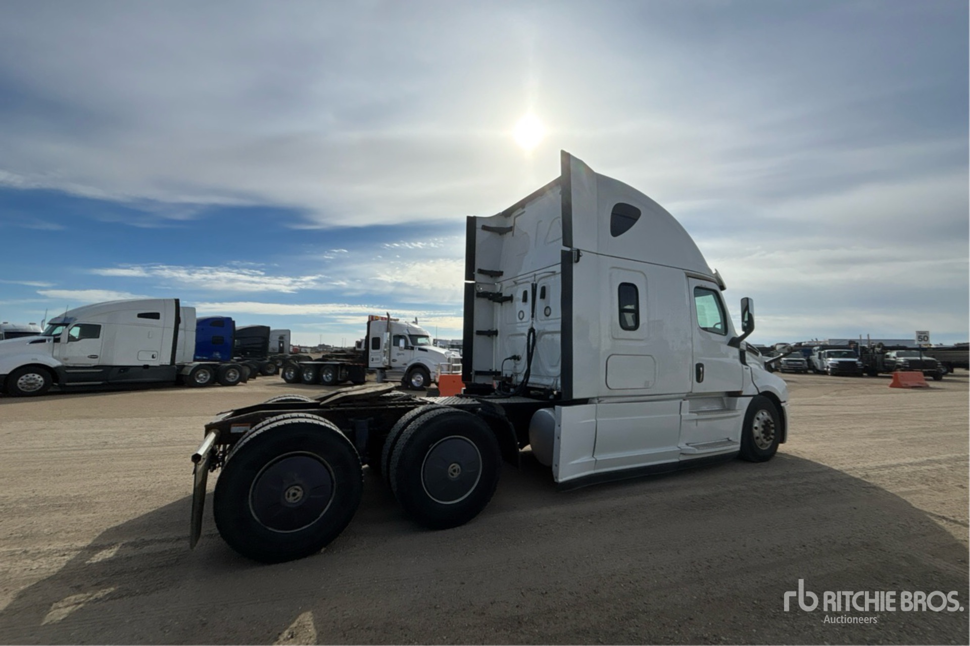 2019 Freightliner CASCADIA 126
