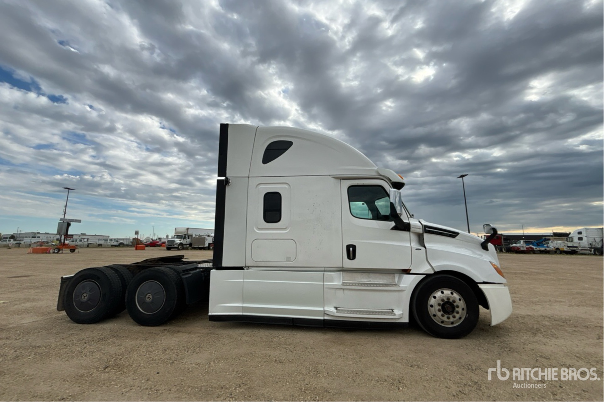 2019 Freightliner CASCADIA 126