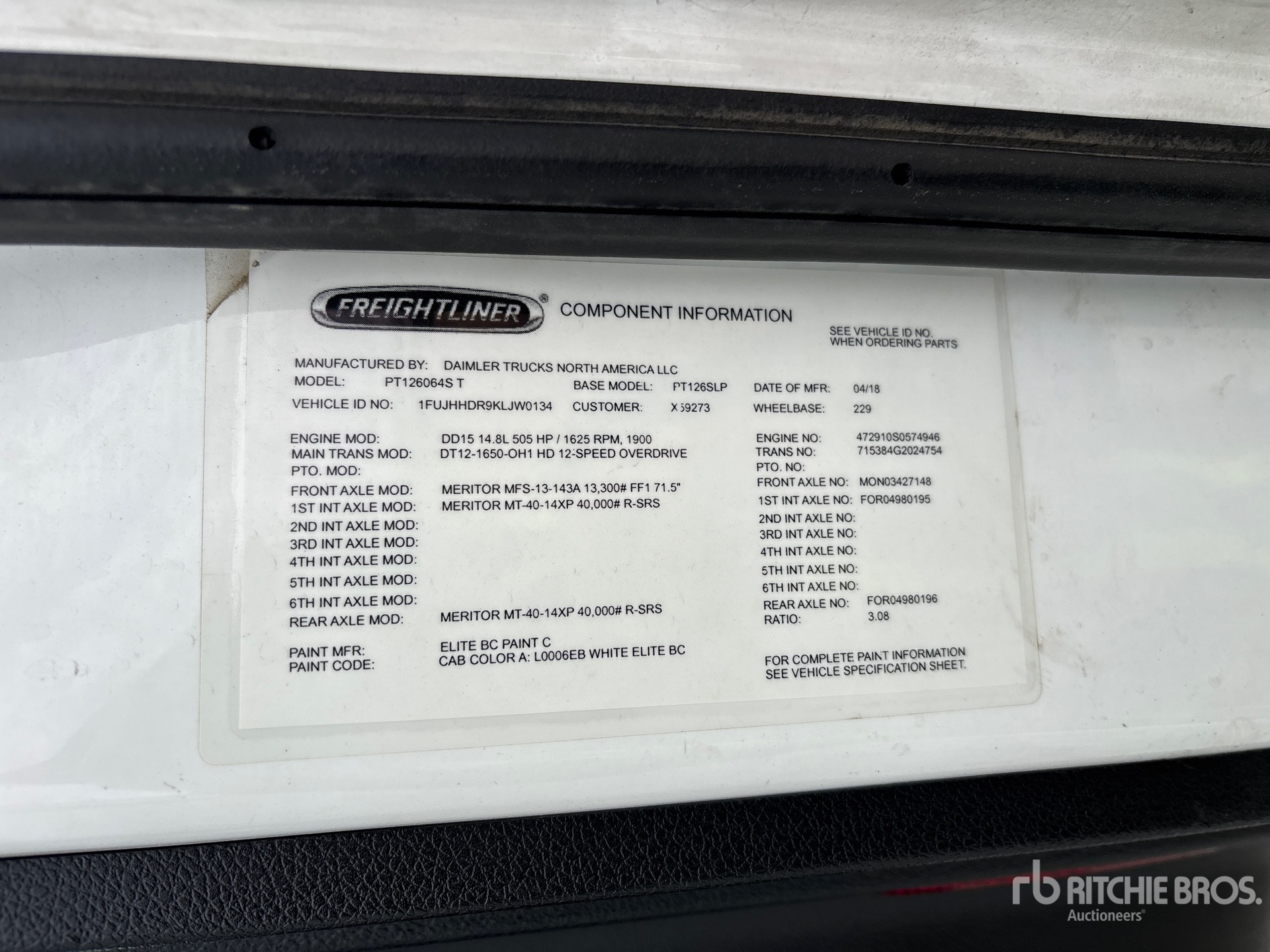 2019 Freightliner CASCADIA 126