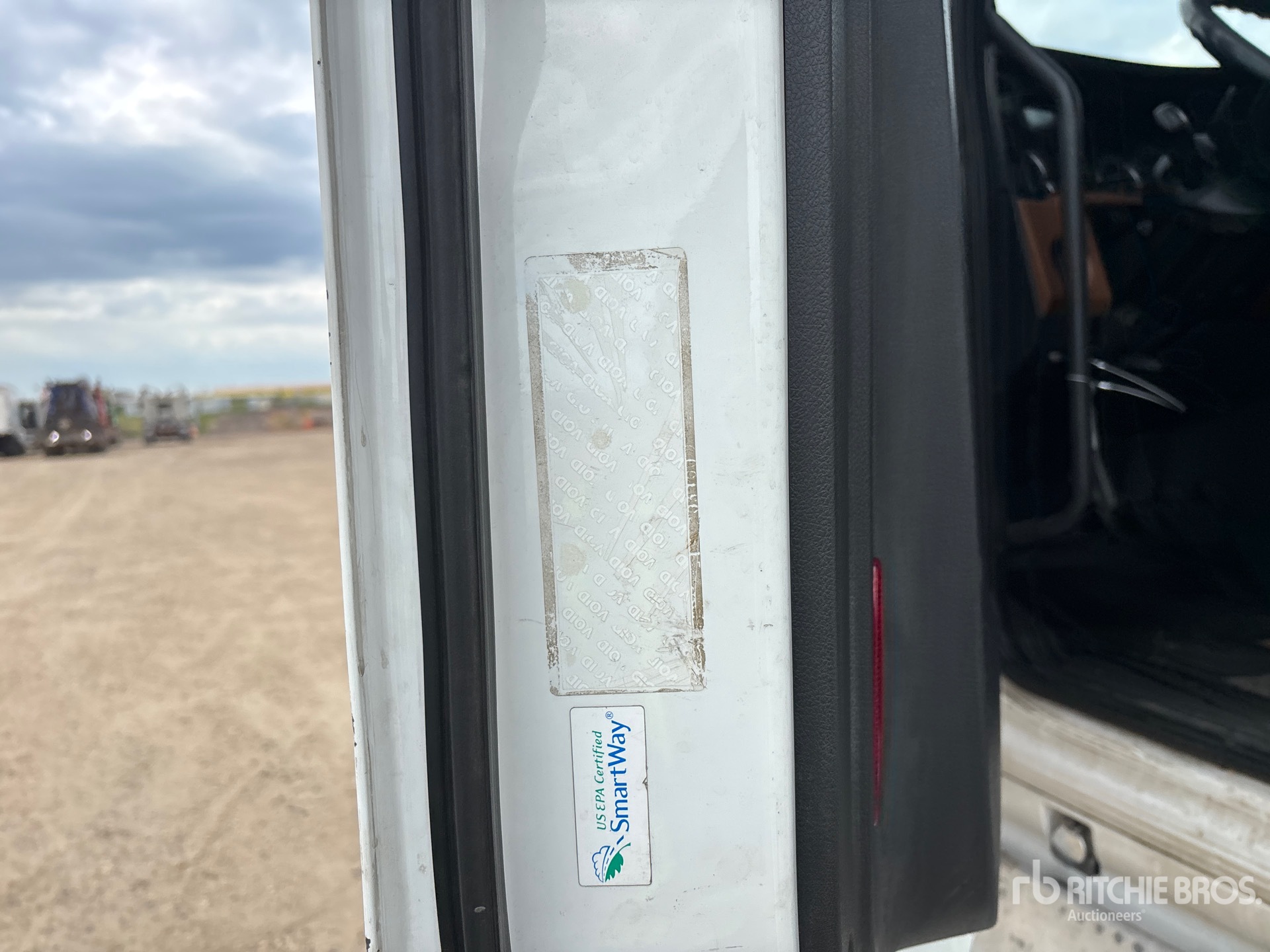 2019 Freightliner CASCADIA 126
