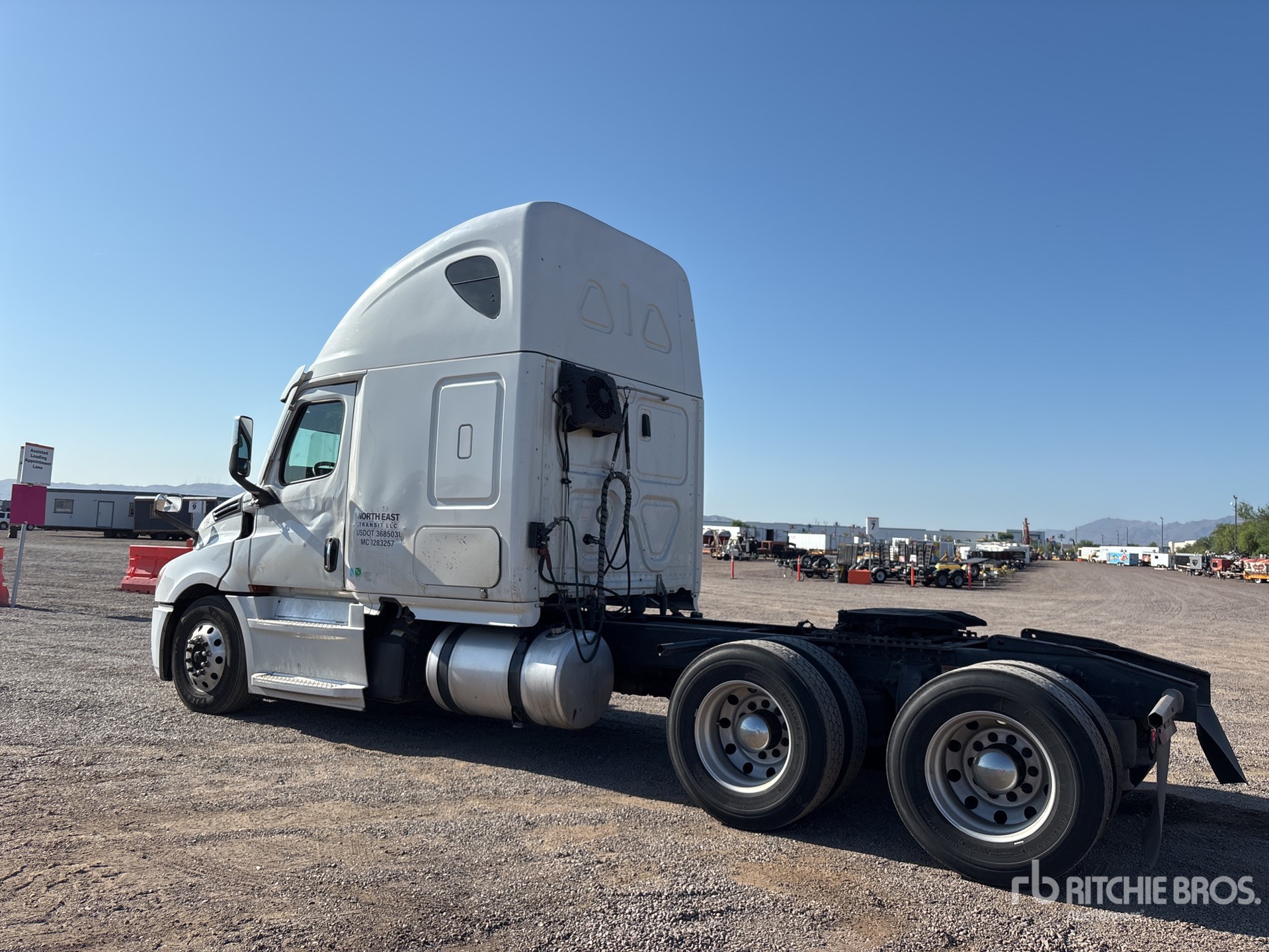 2021 Freightliner CASCADIA 126