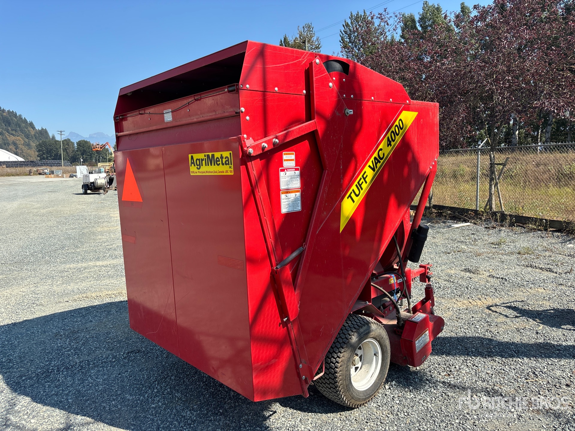 General Appearance with Picture, Right Rear Corner