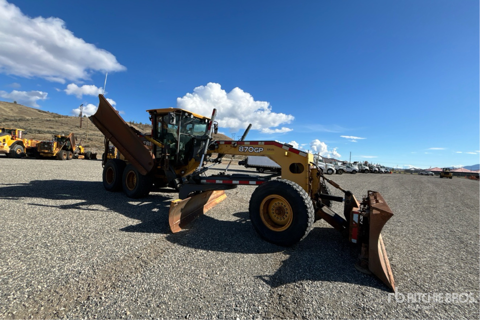 2010 John Deere 870G