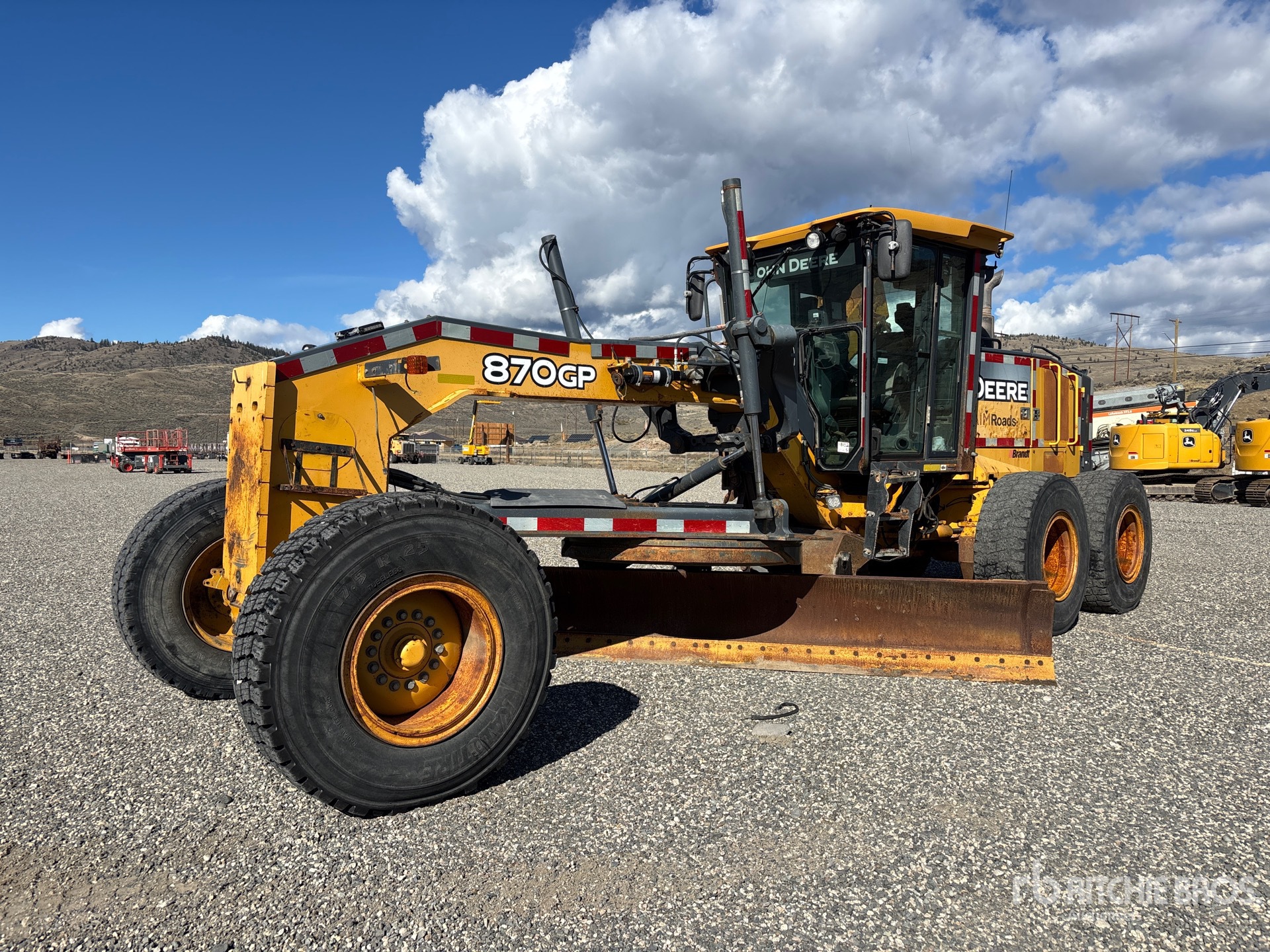 2012 John Deere 870G
