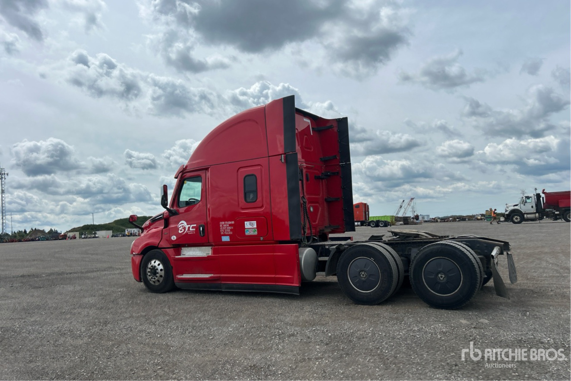 2023 Freightliner CASCADIA 126