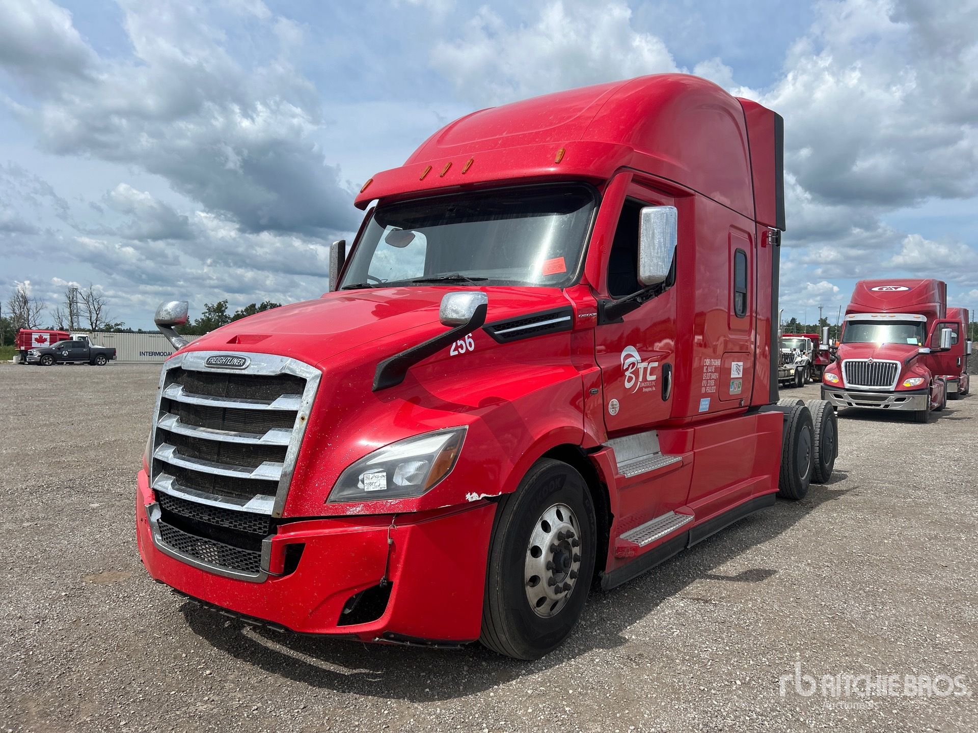 2023 Freightliner CASCADIA 126